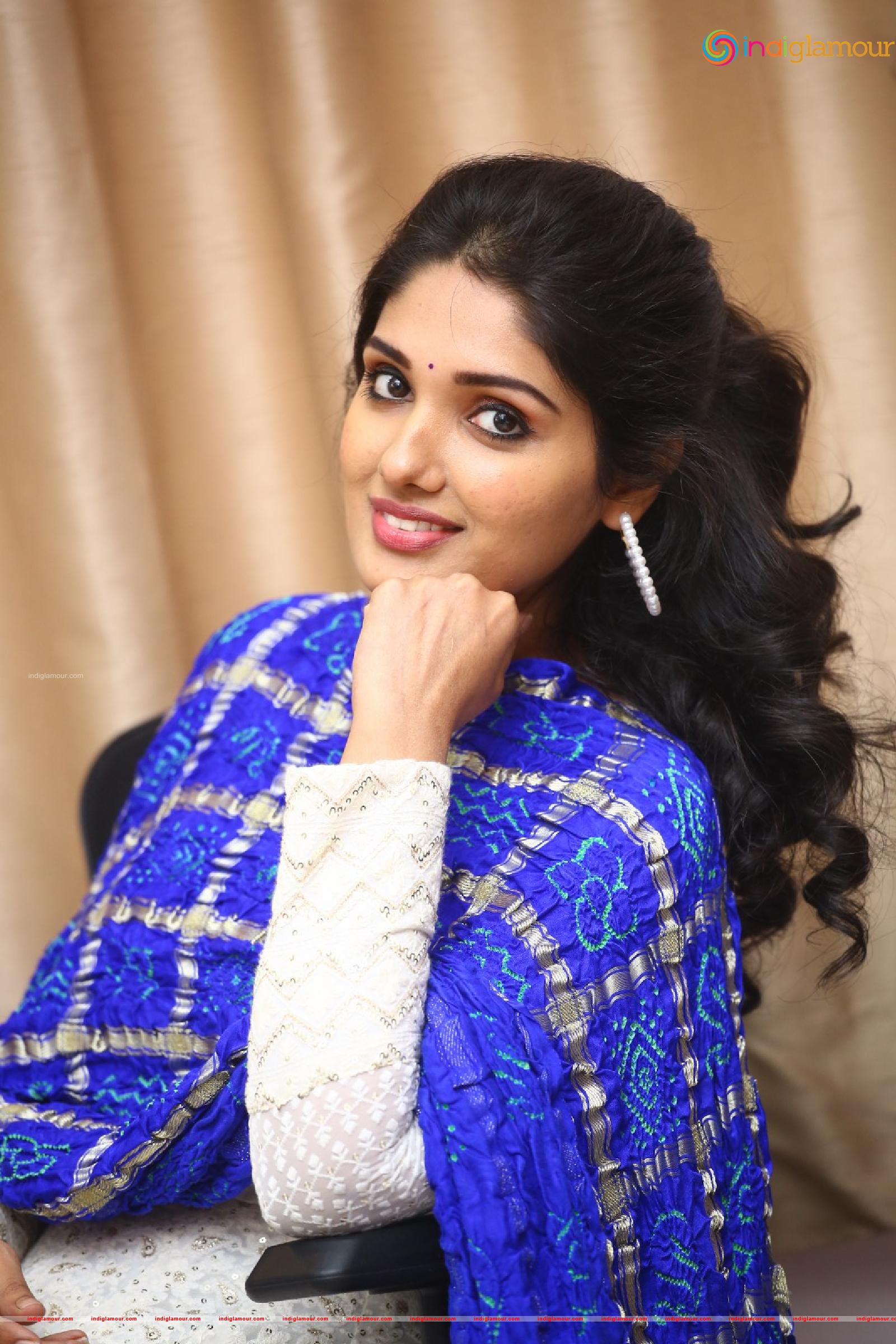 Geeth Saini Actress hd photo