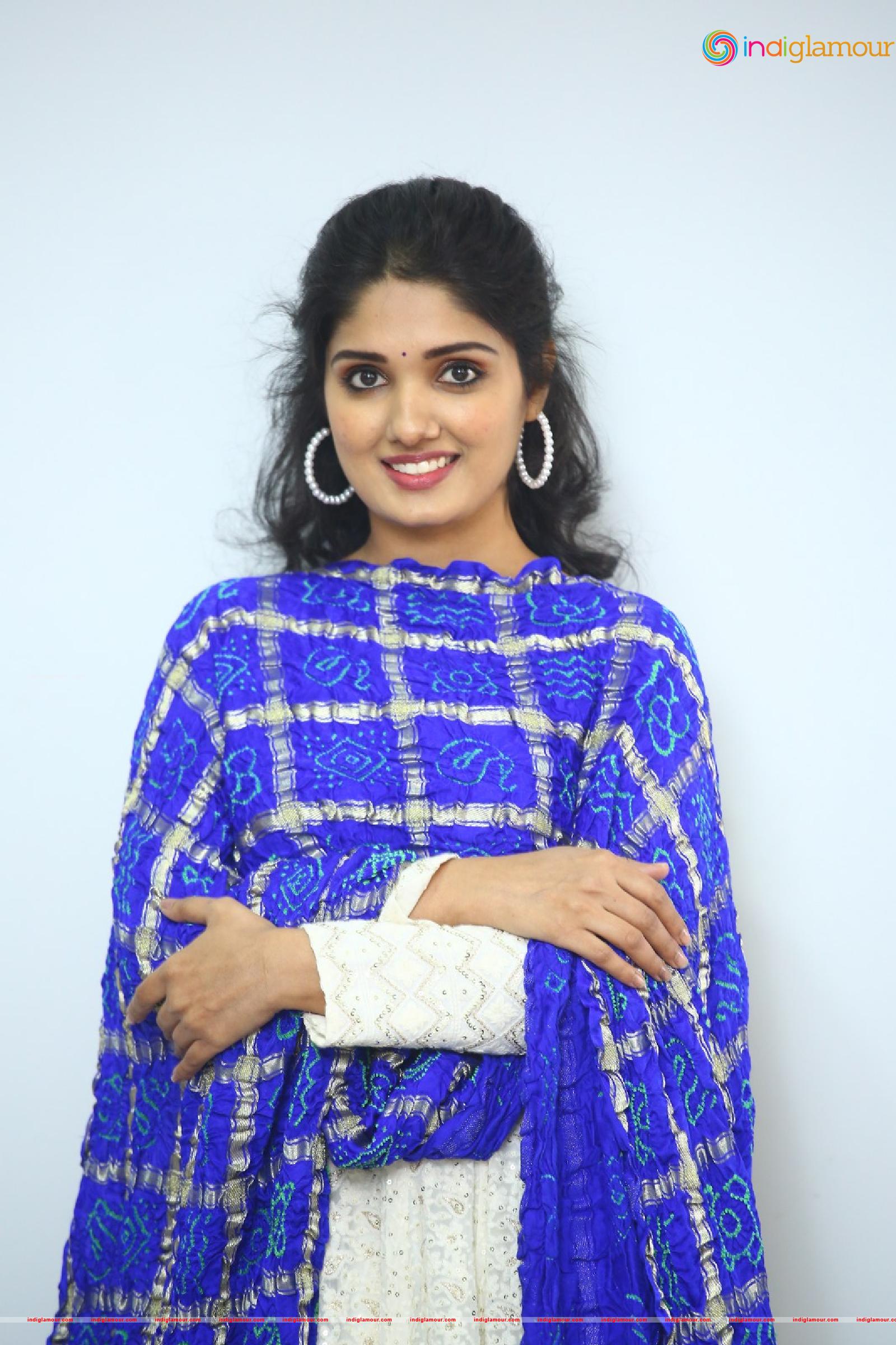Geeth Saini Actress hd photo