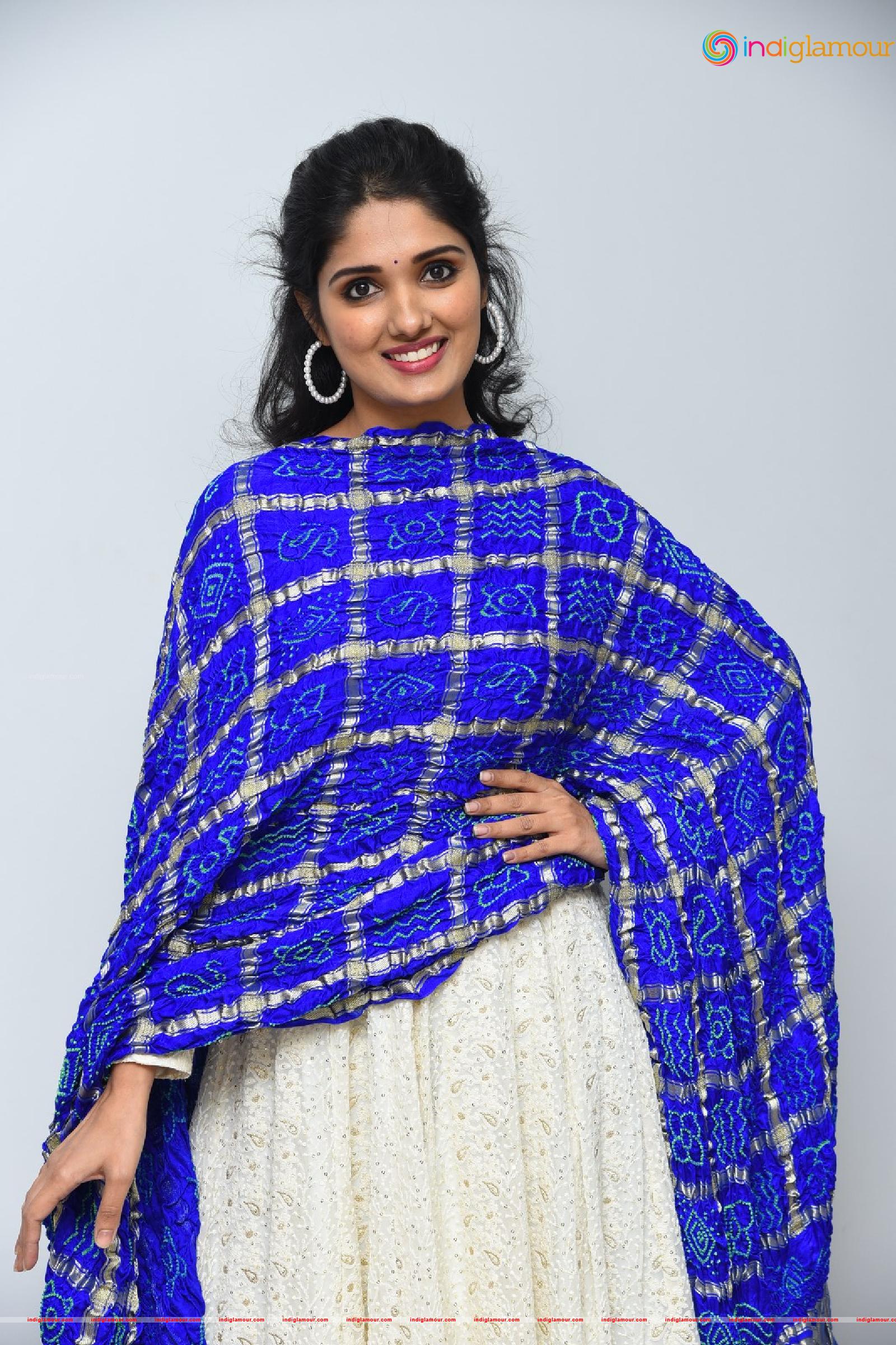 Geeth Saini Actress hd photo