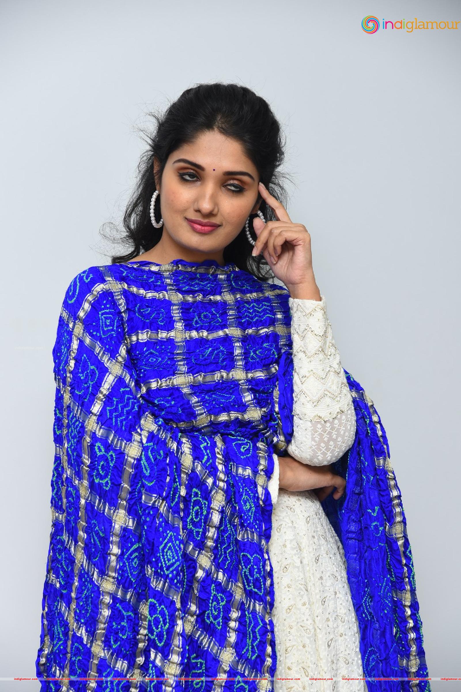 Geeth Saini Actress hd photo
