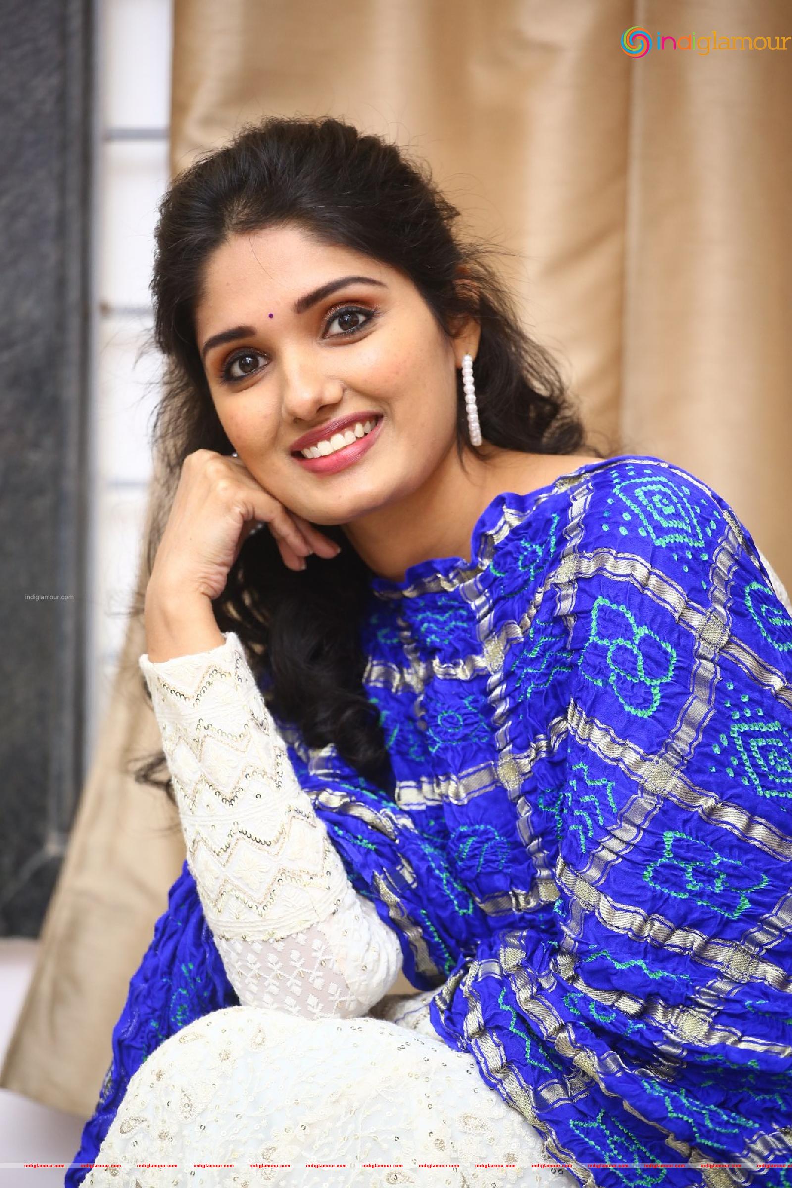 Geeth Saini Actress hd photo