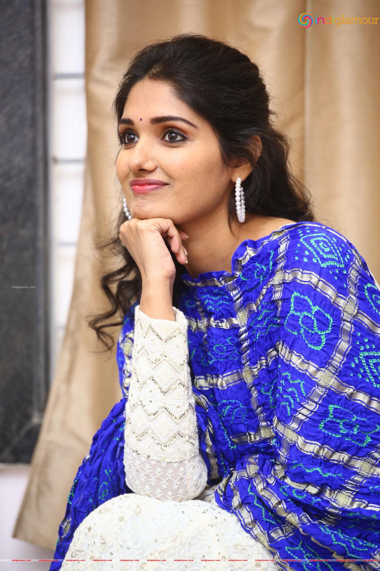 Geeth Saini Actress hd photo