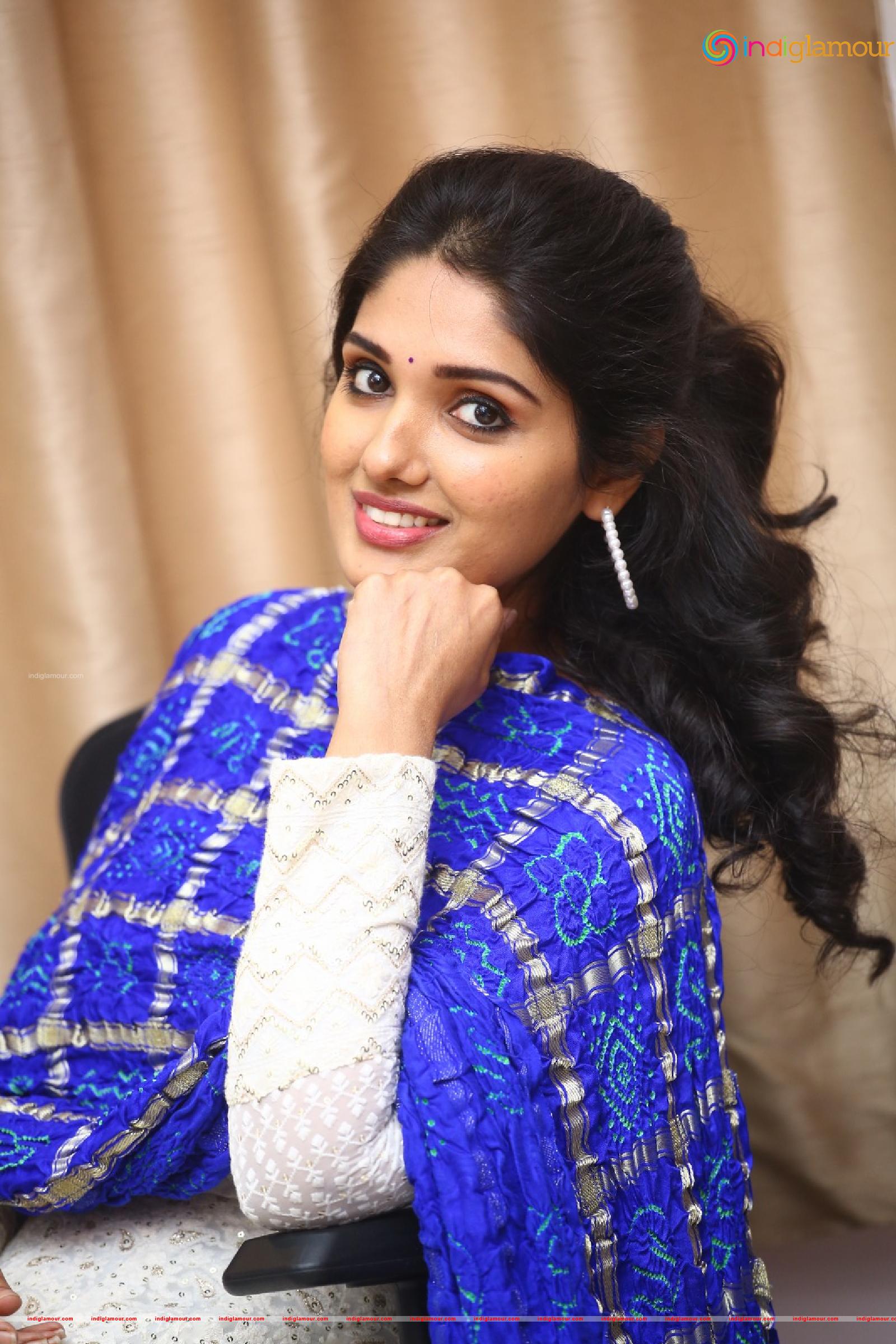 Geeth Saini Actress hd photo