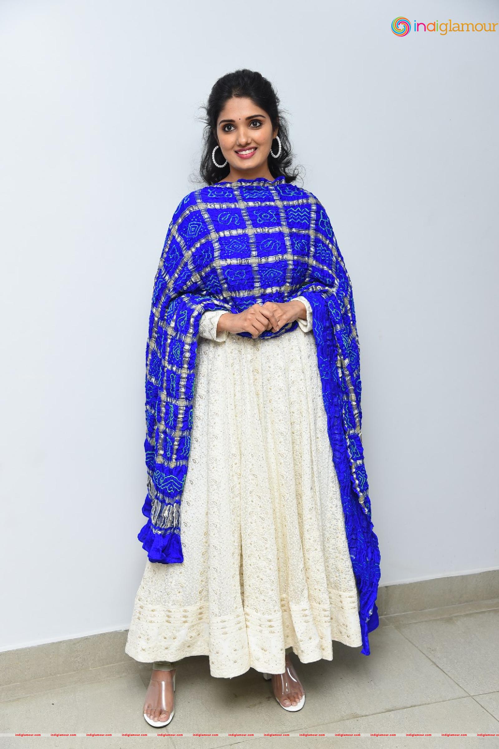 Geeth Saini Actress hd photo