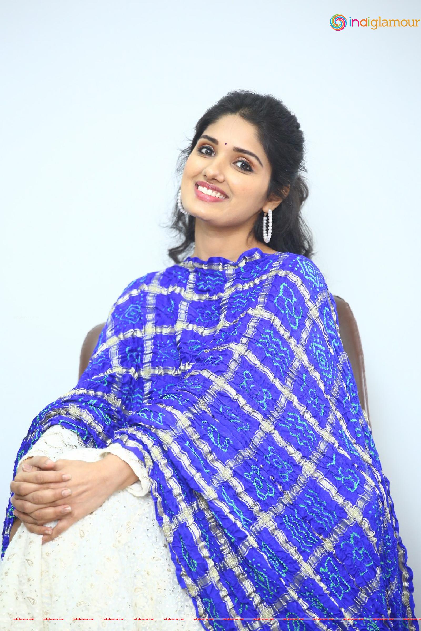 Geeth Saini Actress hd photo