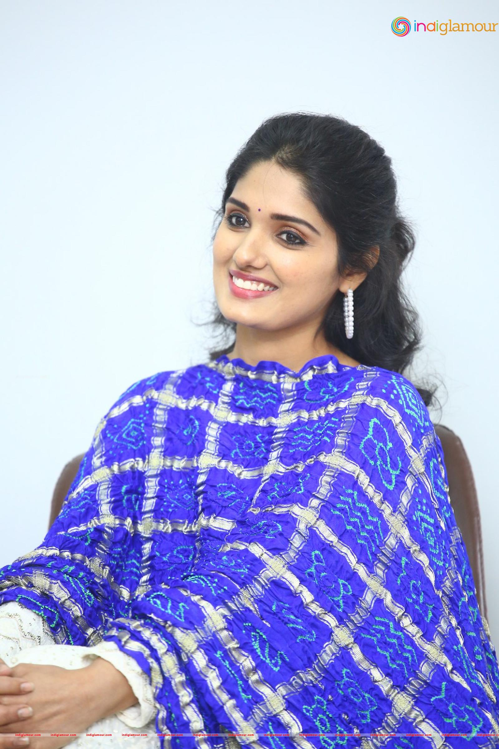 Geeth Saini Actress hd photo