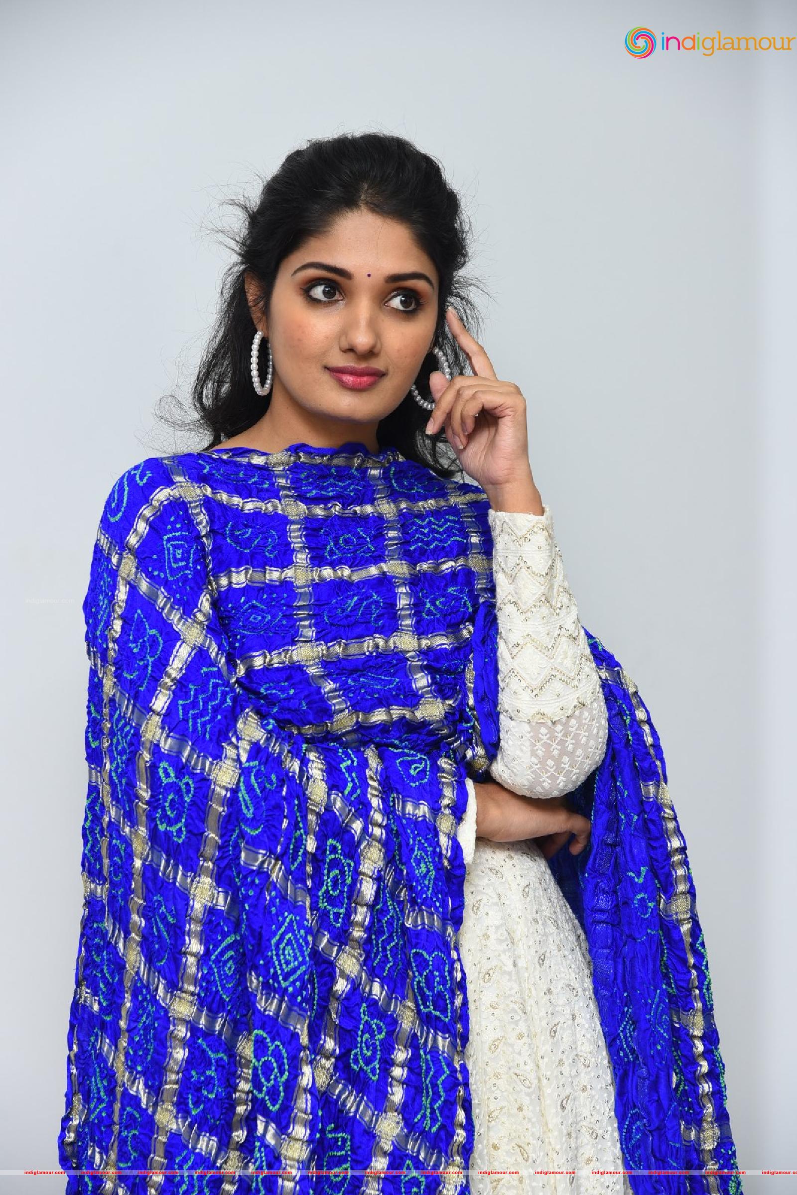 Geeth Saini Actress hd photo