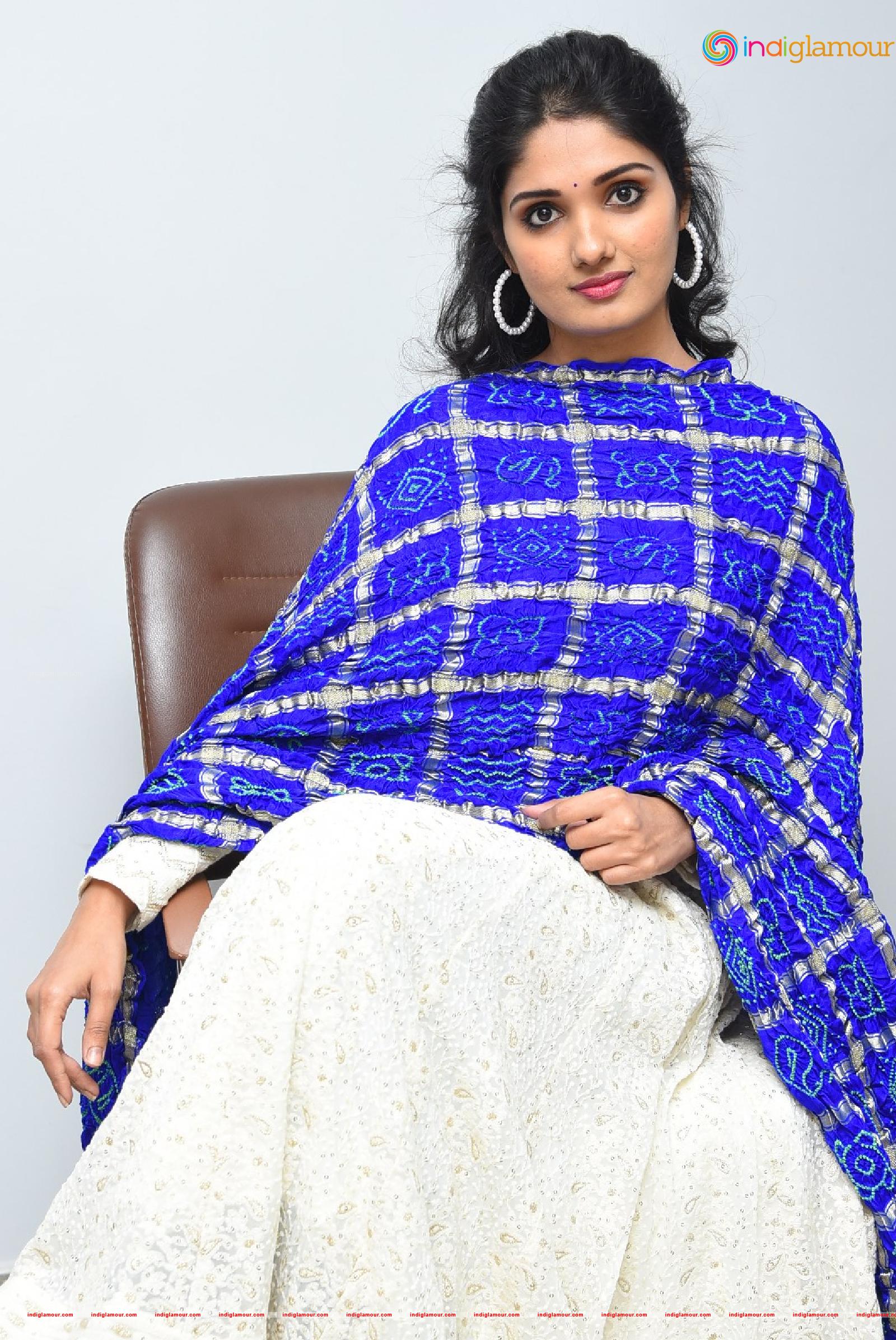 Geeth Saini Actress hd photo