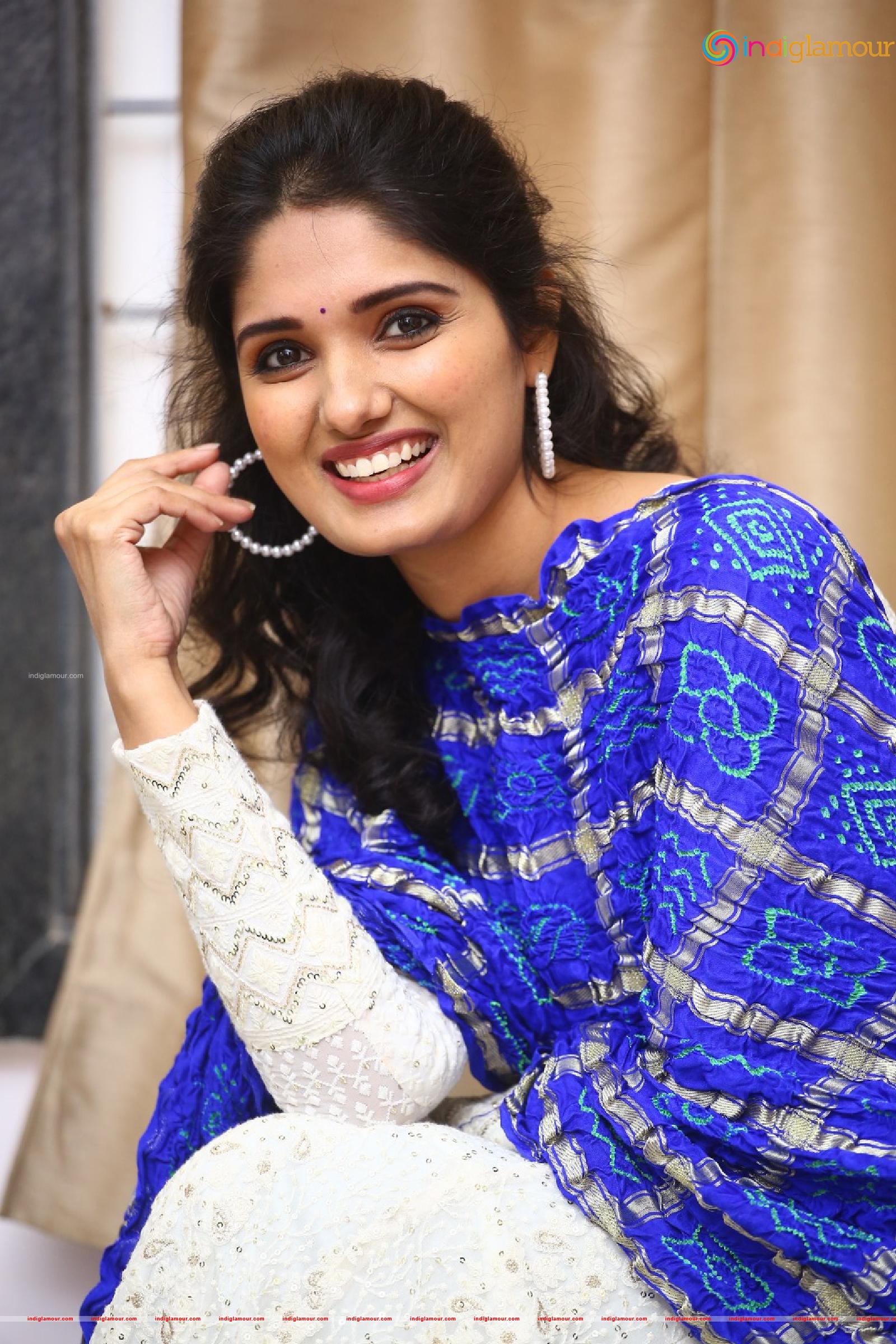 Geeth Saini Actress hd photo