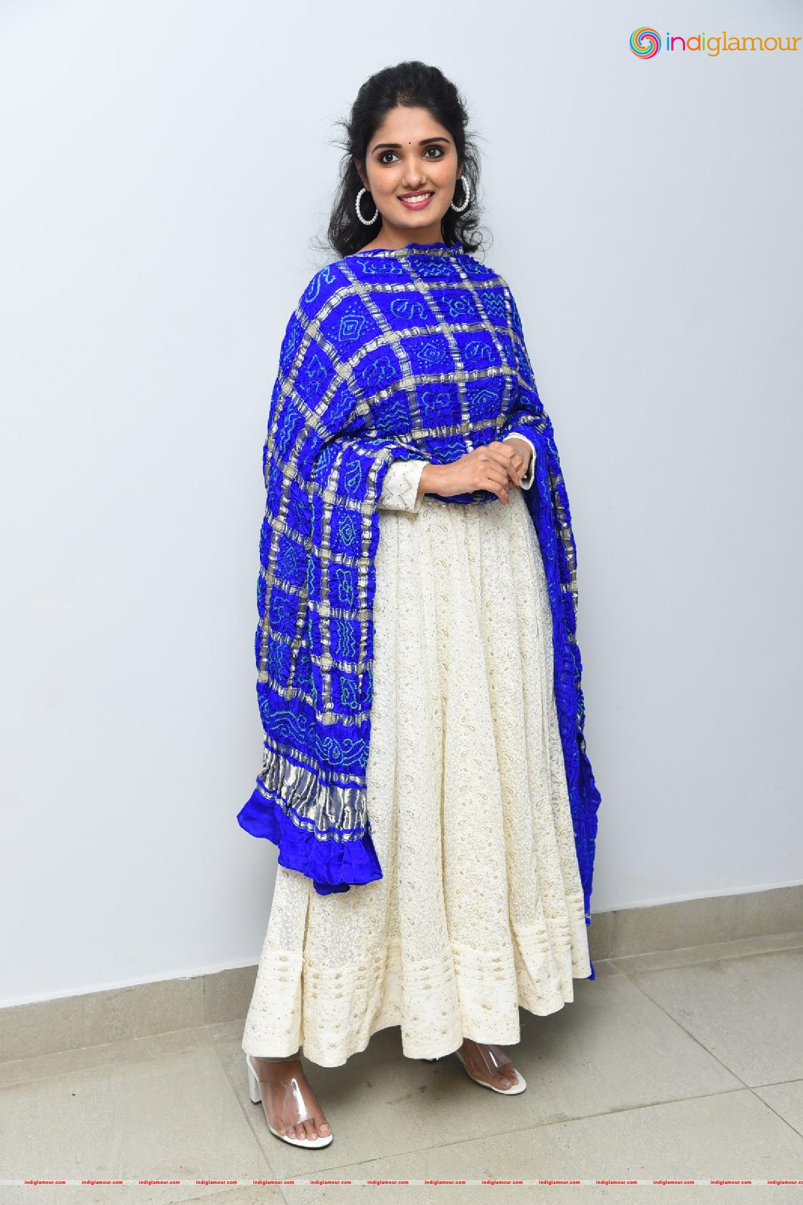 Geeth Saini Actress hd photo