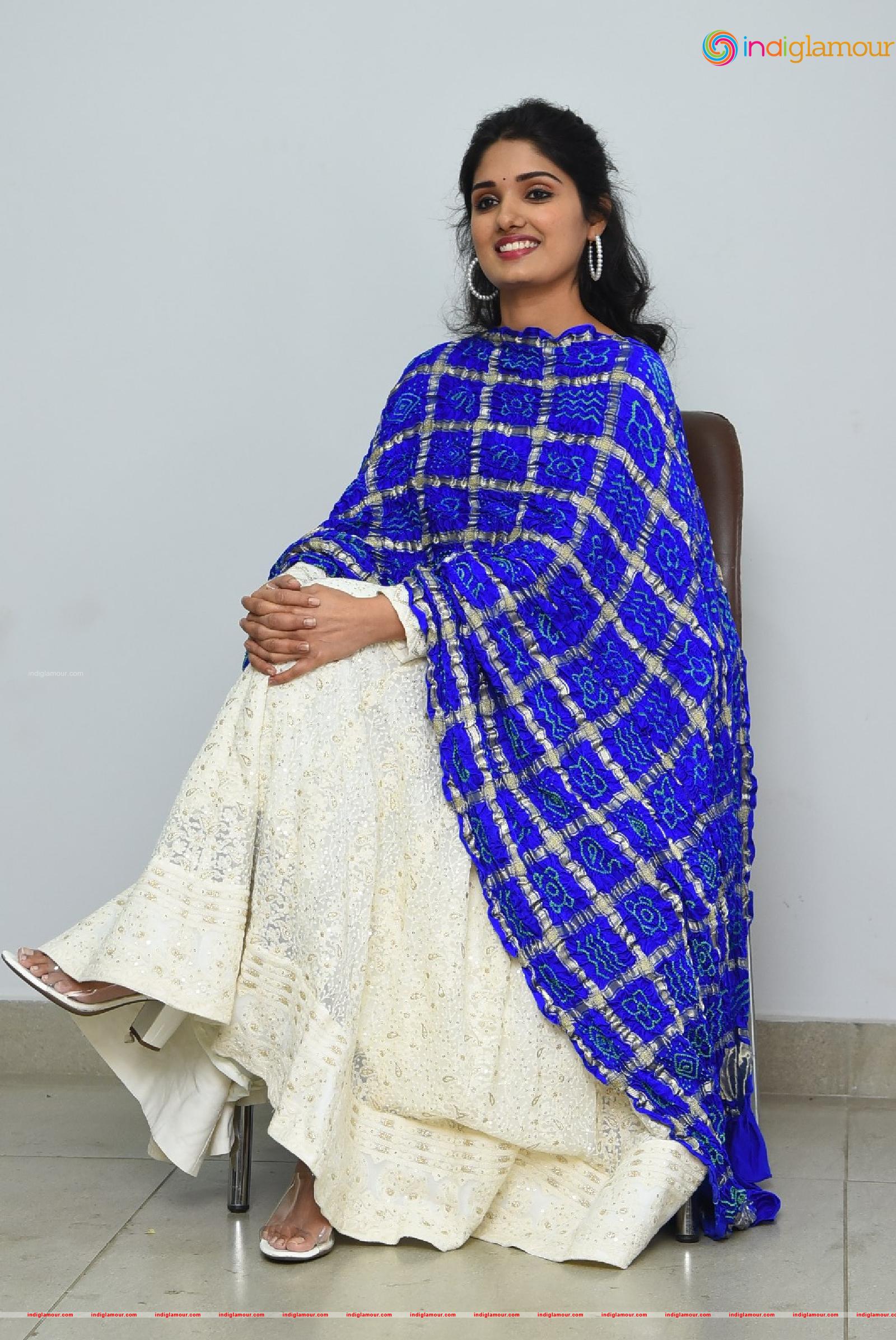 Geeth Saini Actress hd photo