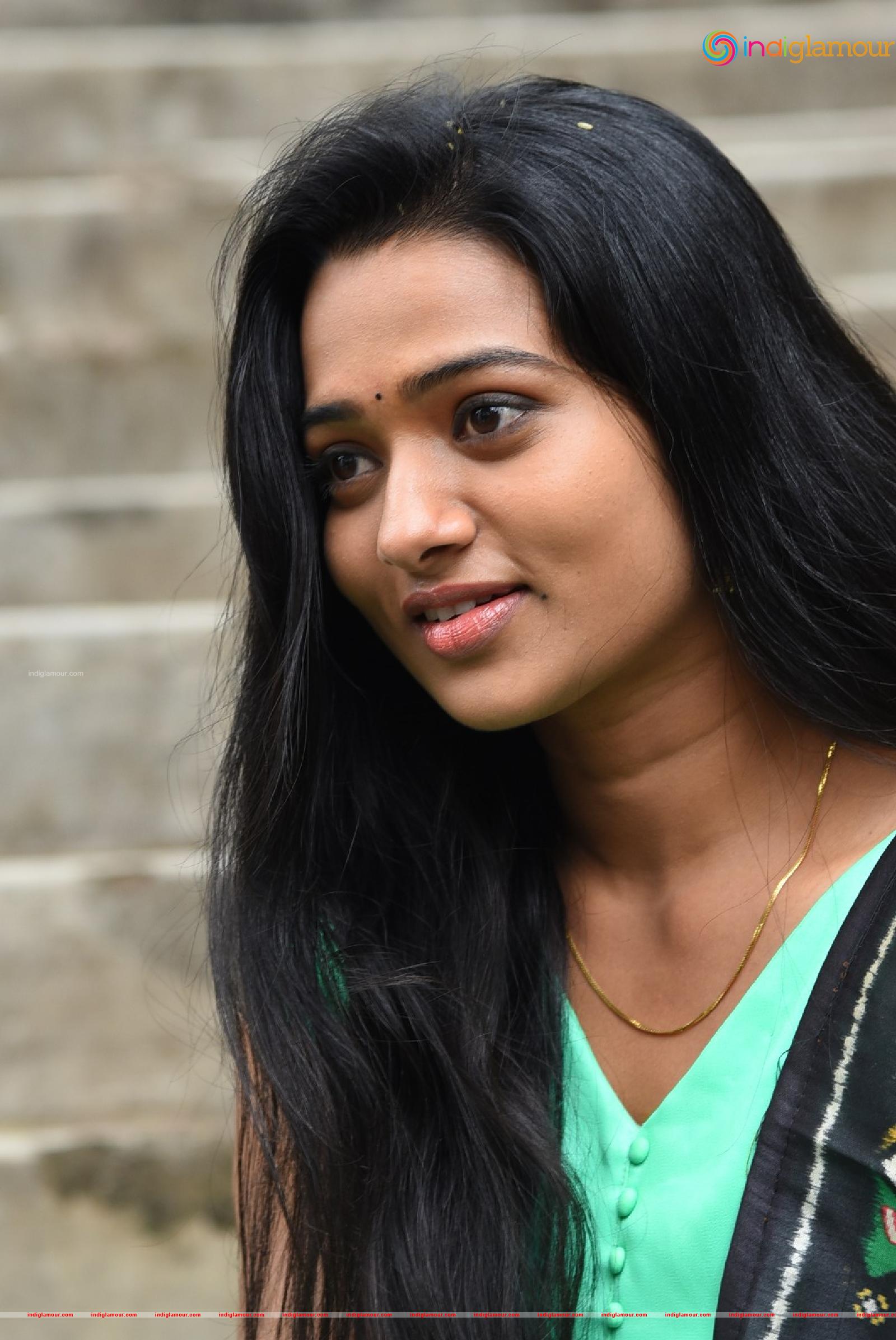 Rekha Nirosha Actress hd photo