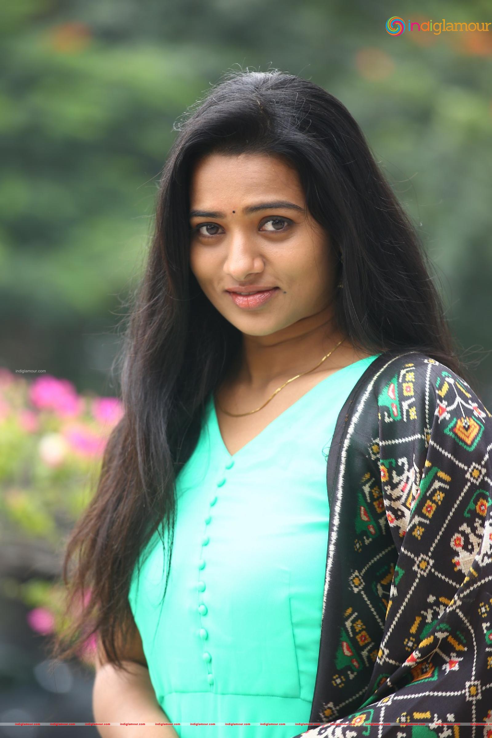 Rekha Nirosha Actress hd photo