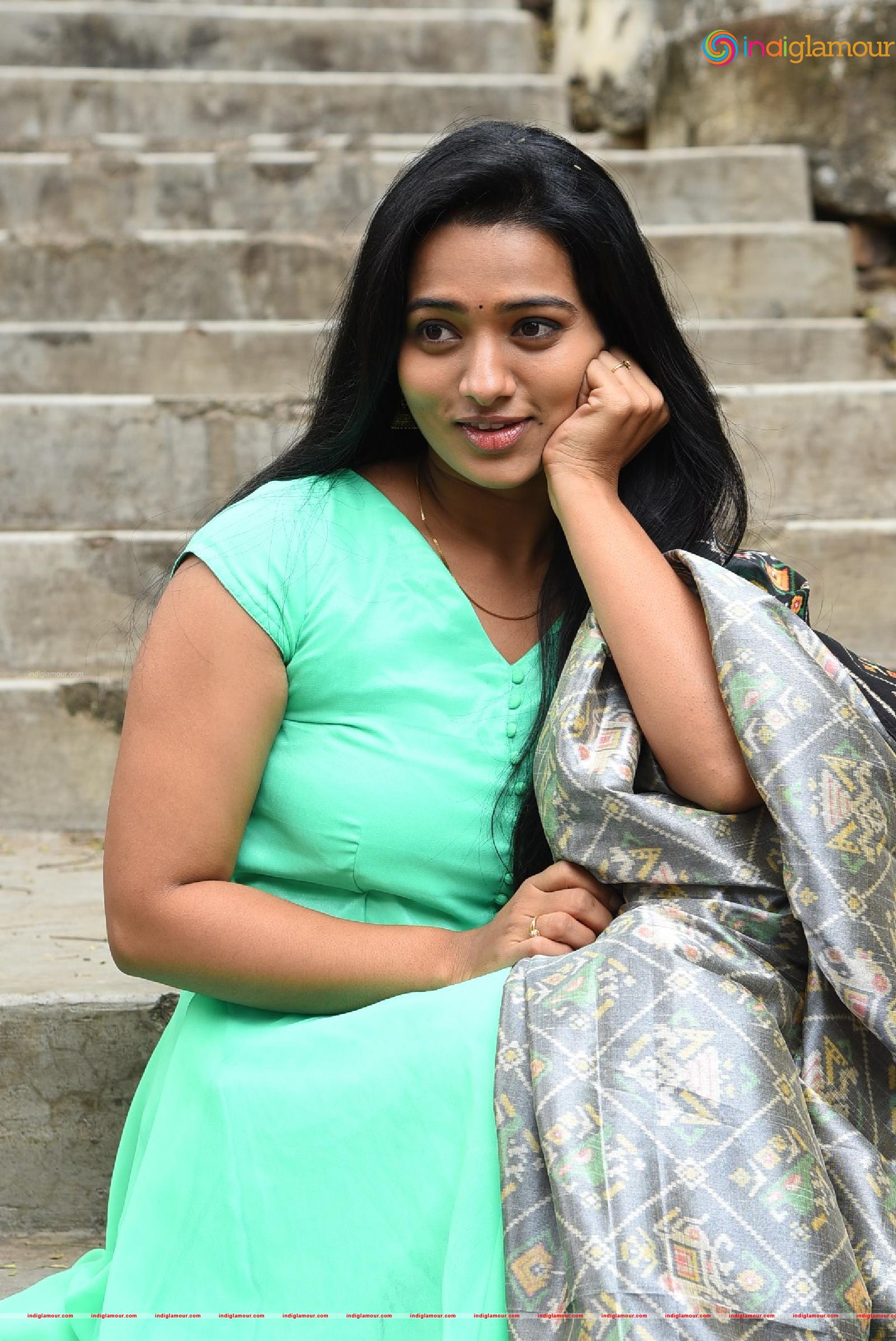 Rekha Nirosha Actress hd photo
