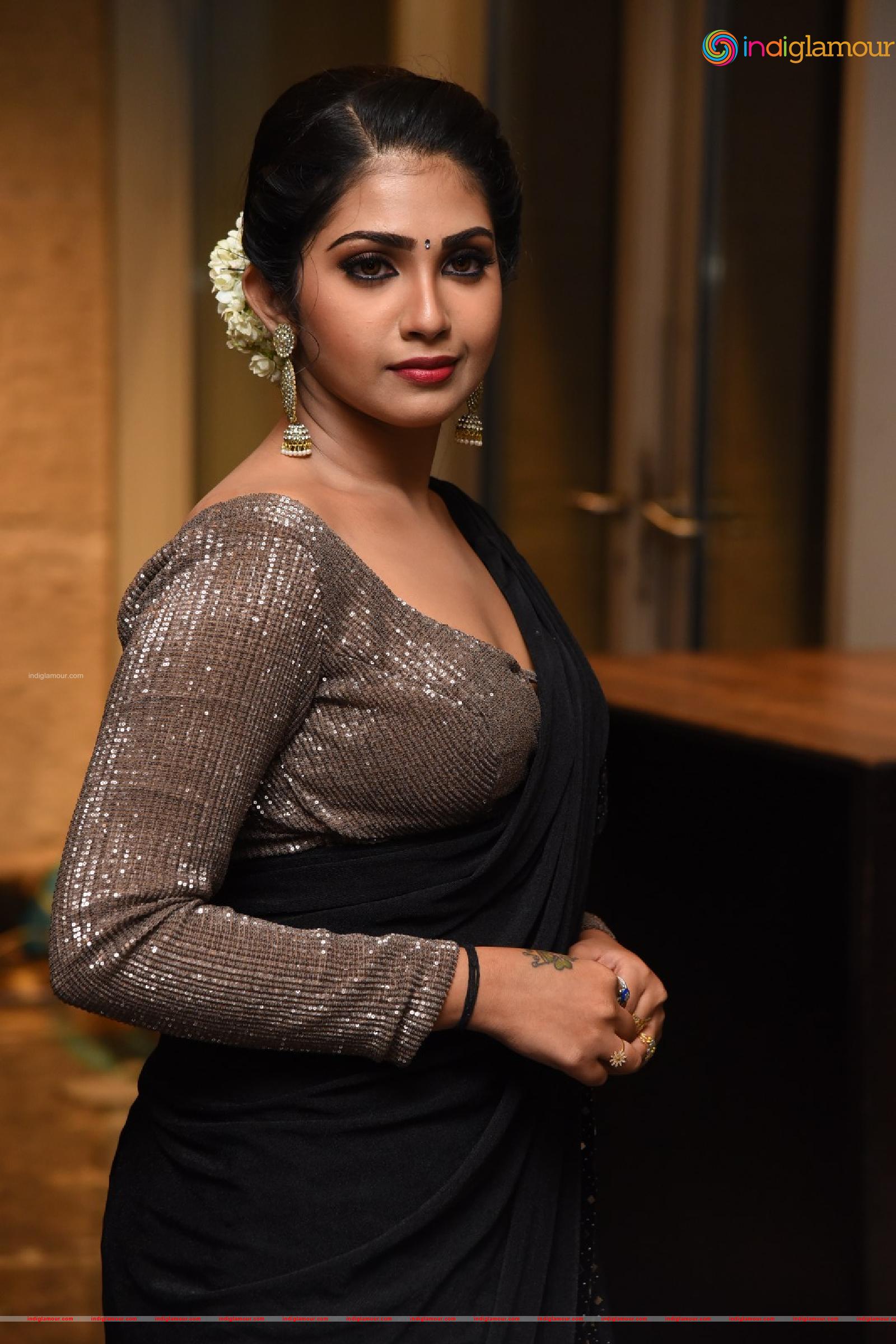 Varsha Viswanath Actress hd photo