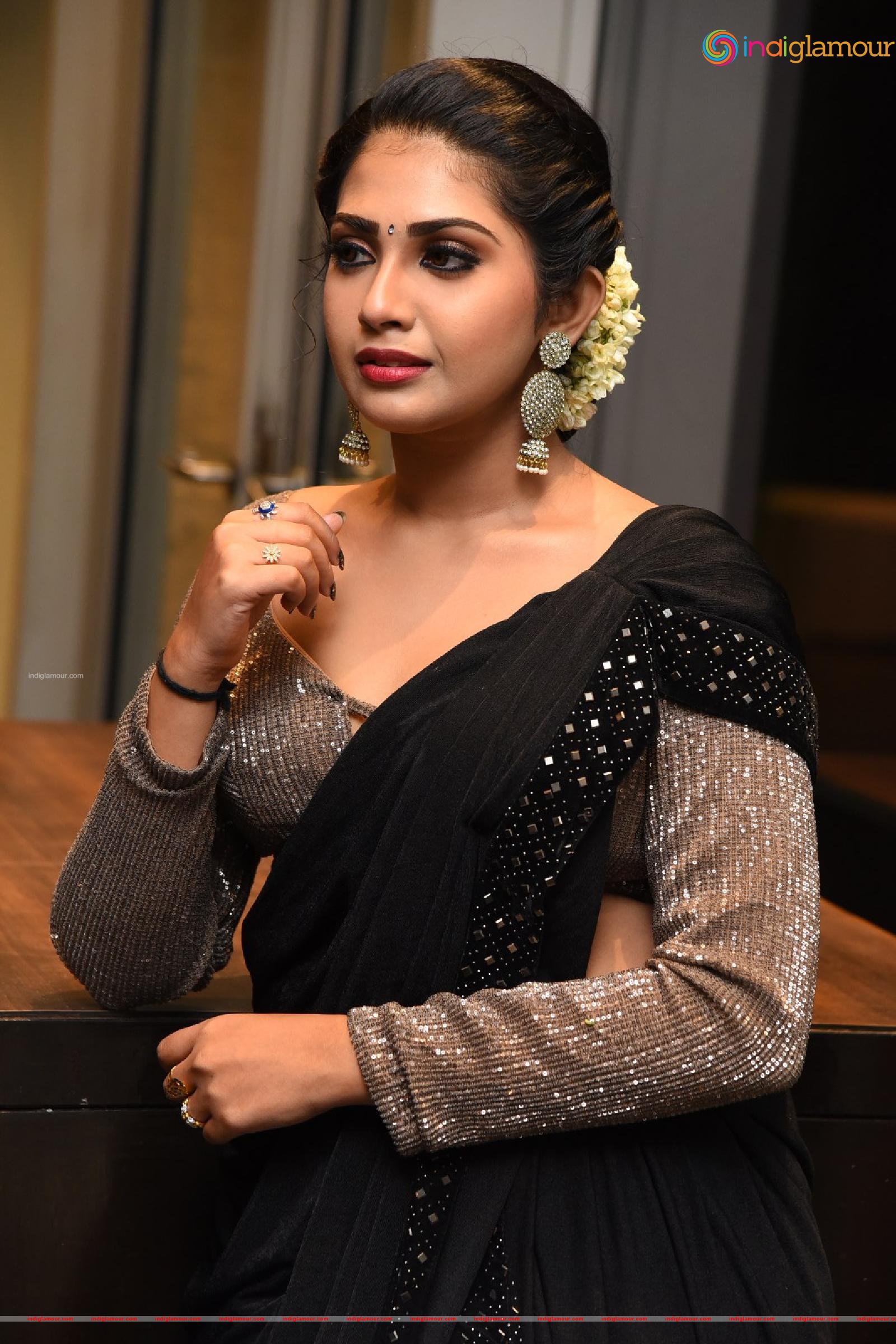 Varsha Viswanath Actress hd photo