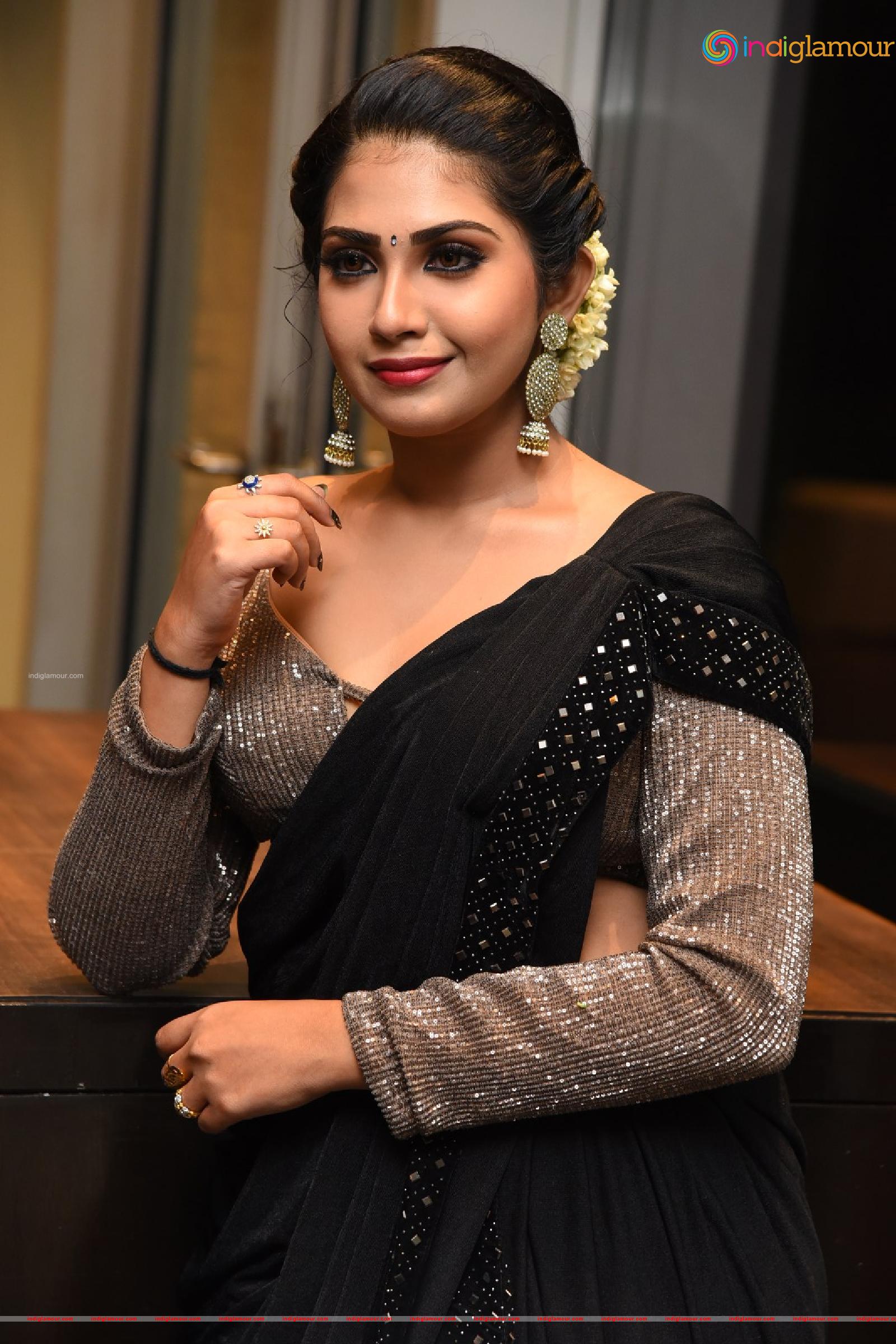 Varsha Viswanath Actress hd photo