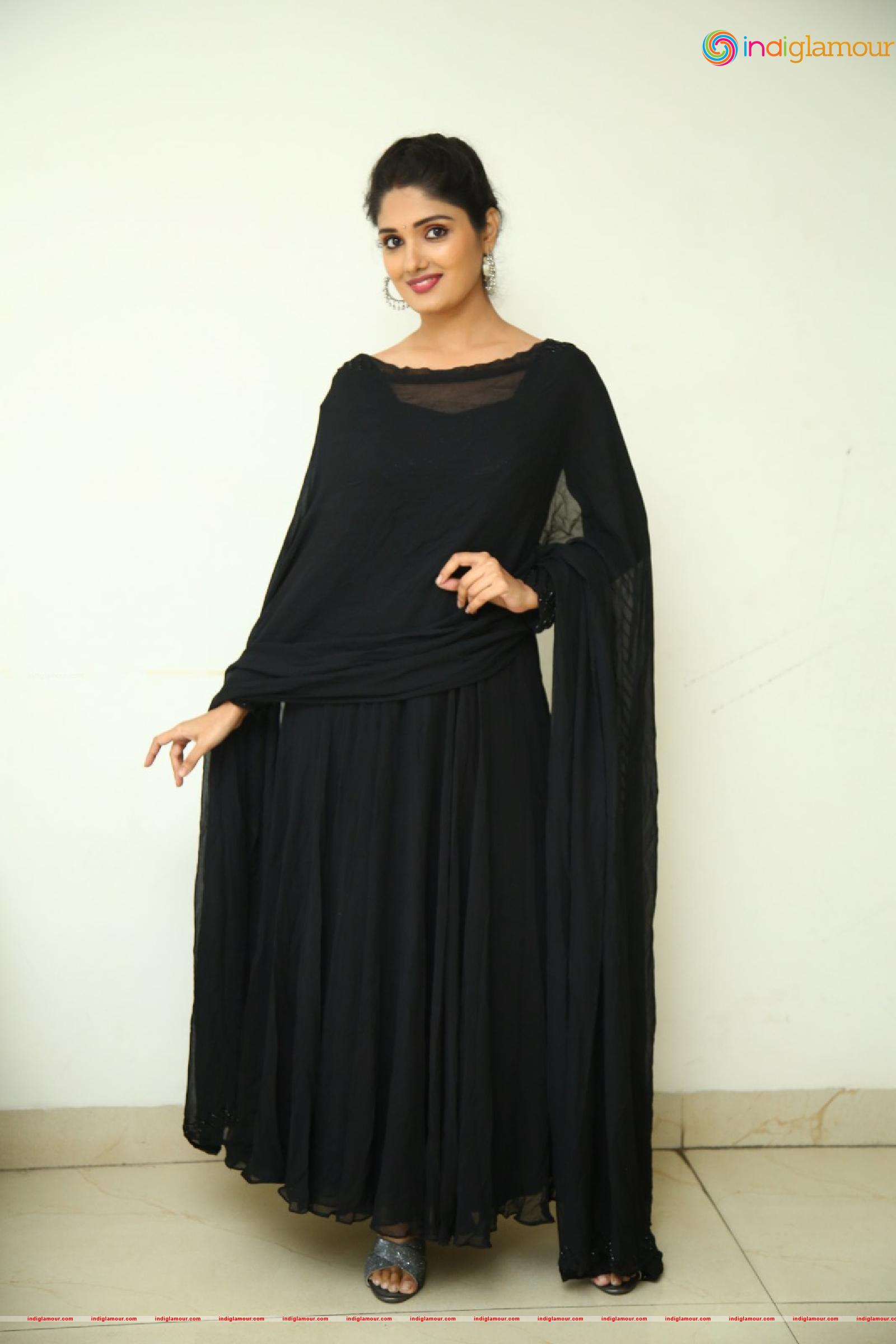 Geeth Saini Actress hd photo