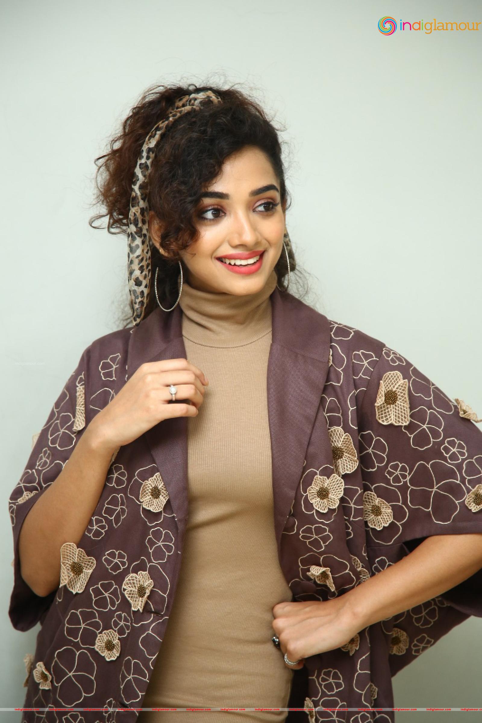 Geeth Saini Actress hd photo