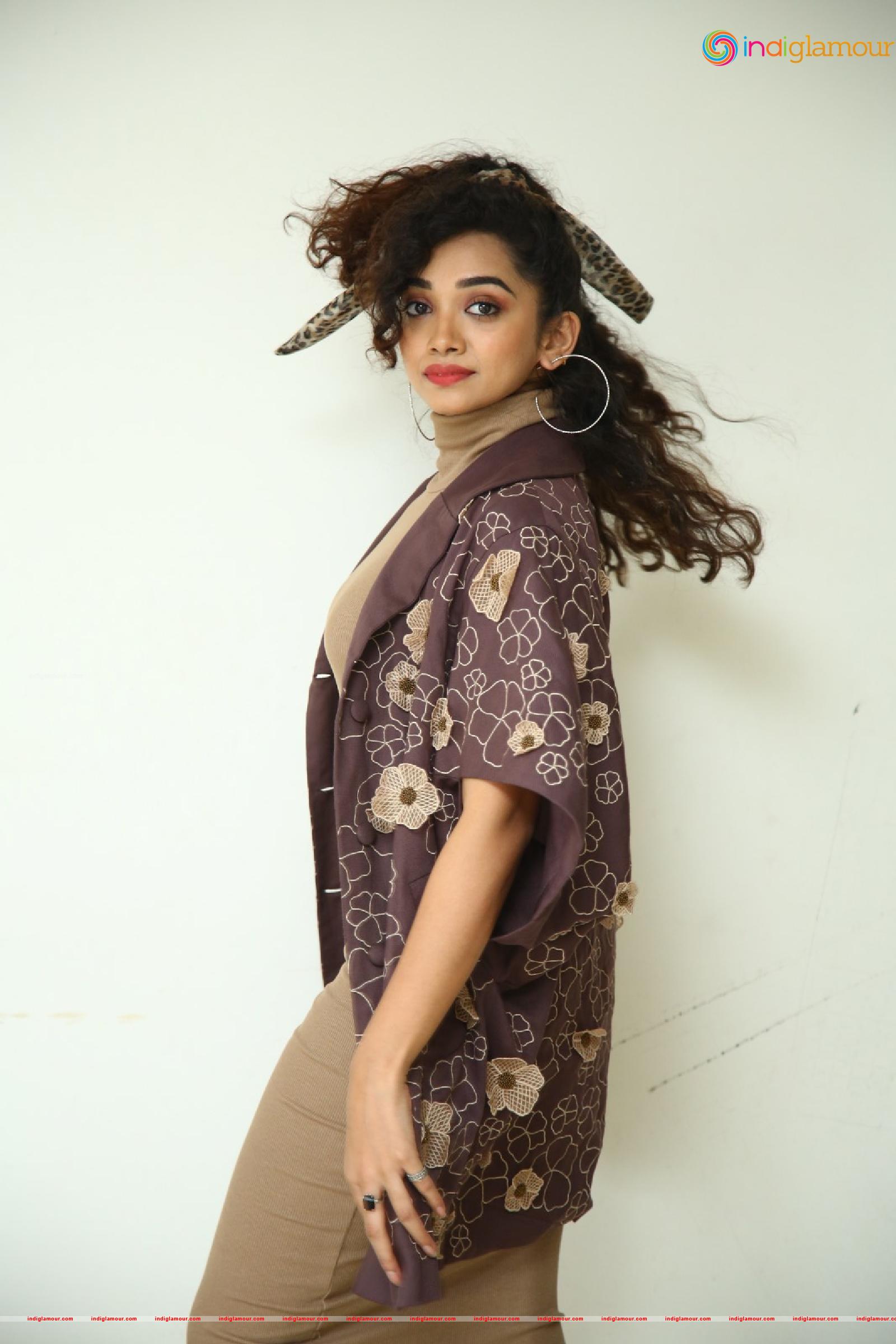 Saanve Megghana Actress hd photo