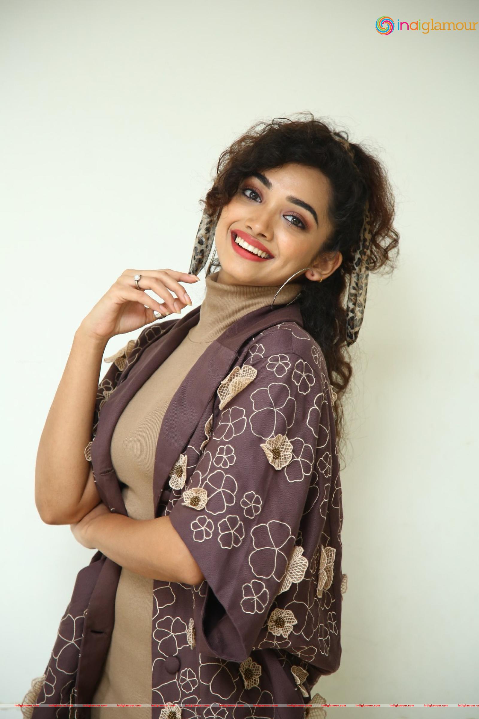Saanve Megghana Actress hd photo