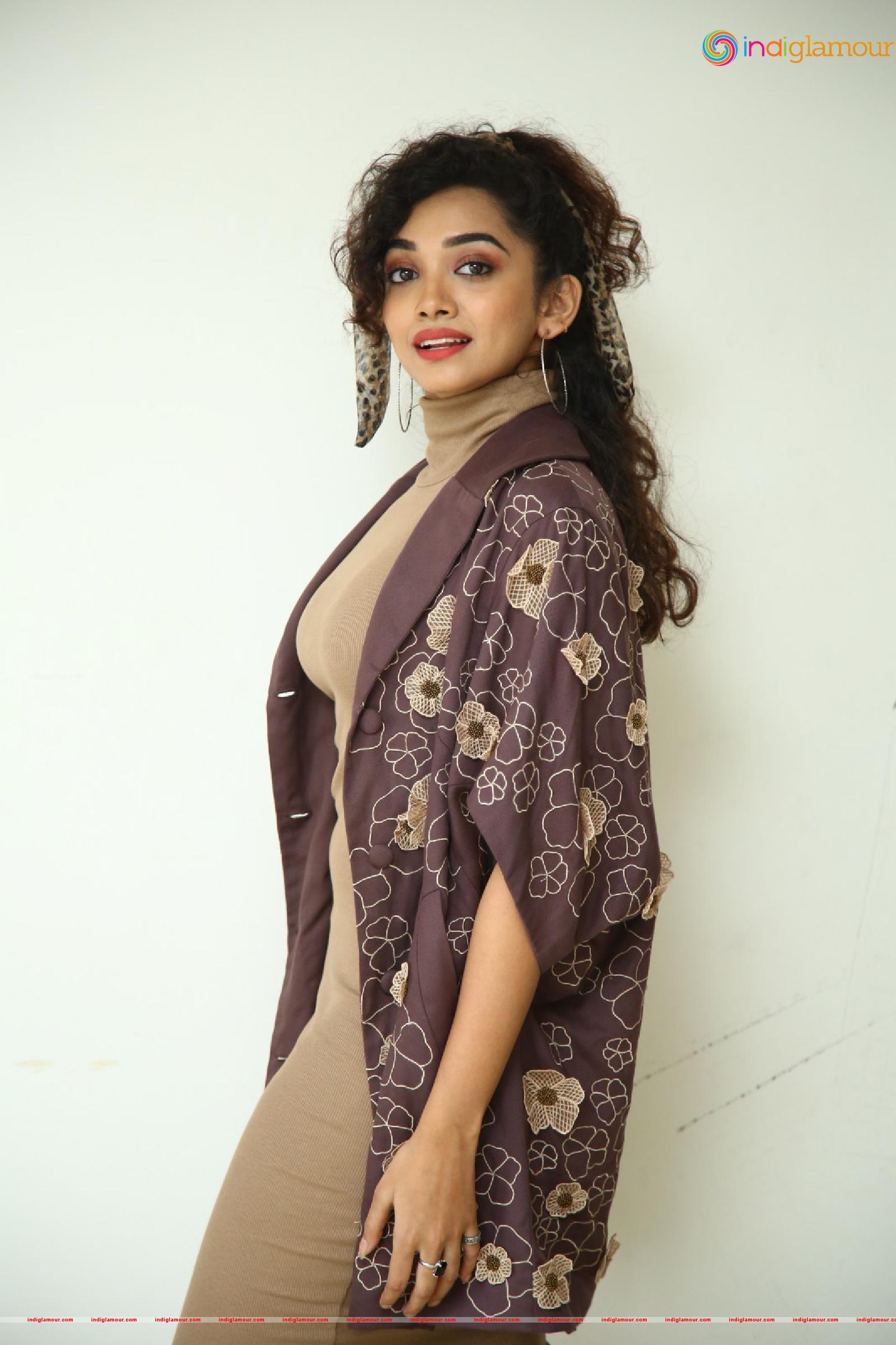 Saanve Megghana Actress hd photo