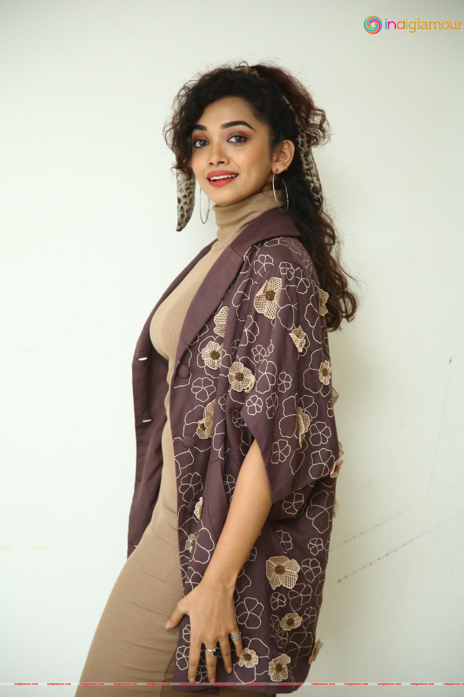 Saanve Megghana Actress hd photo