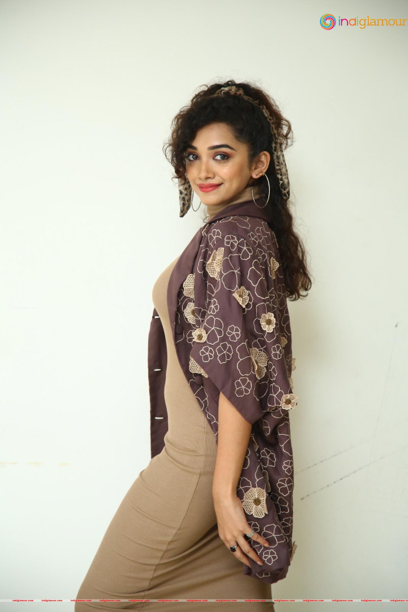 Saanve Megghana Actress hd photo