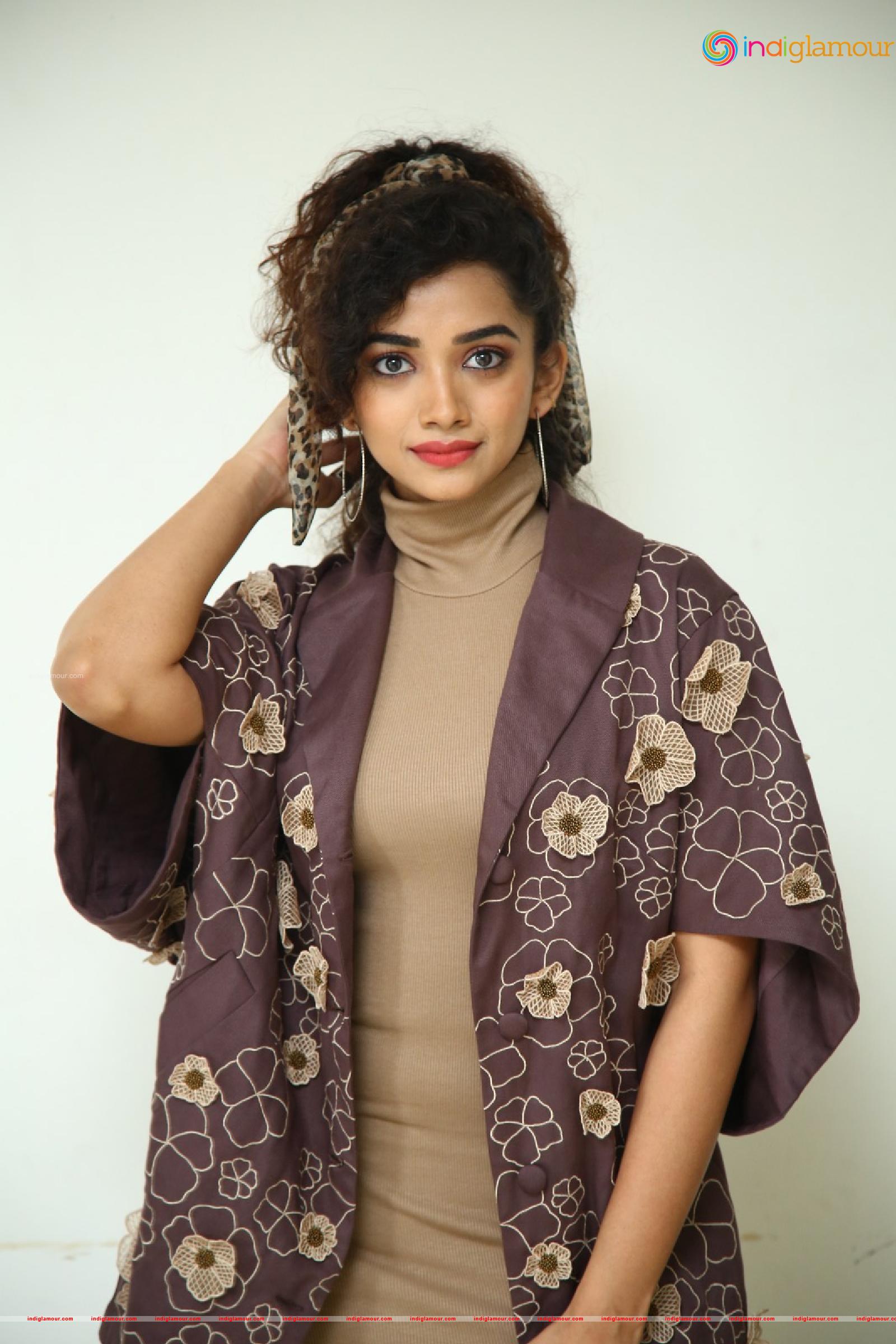 Saanve Megghana Actress hd photo