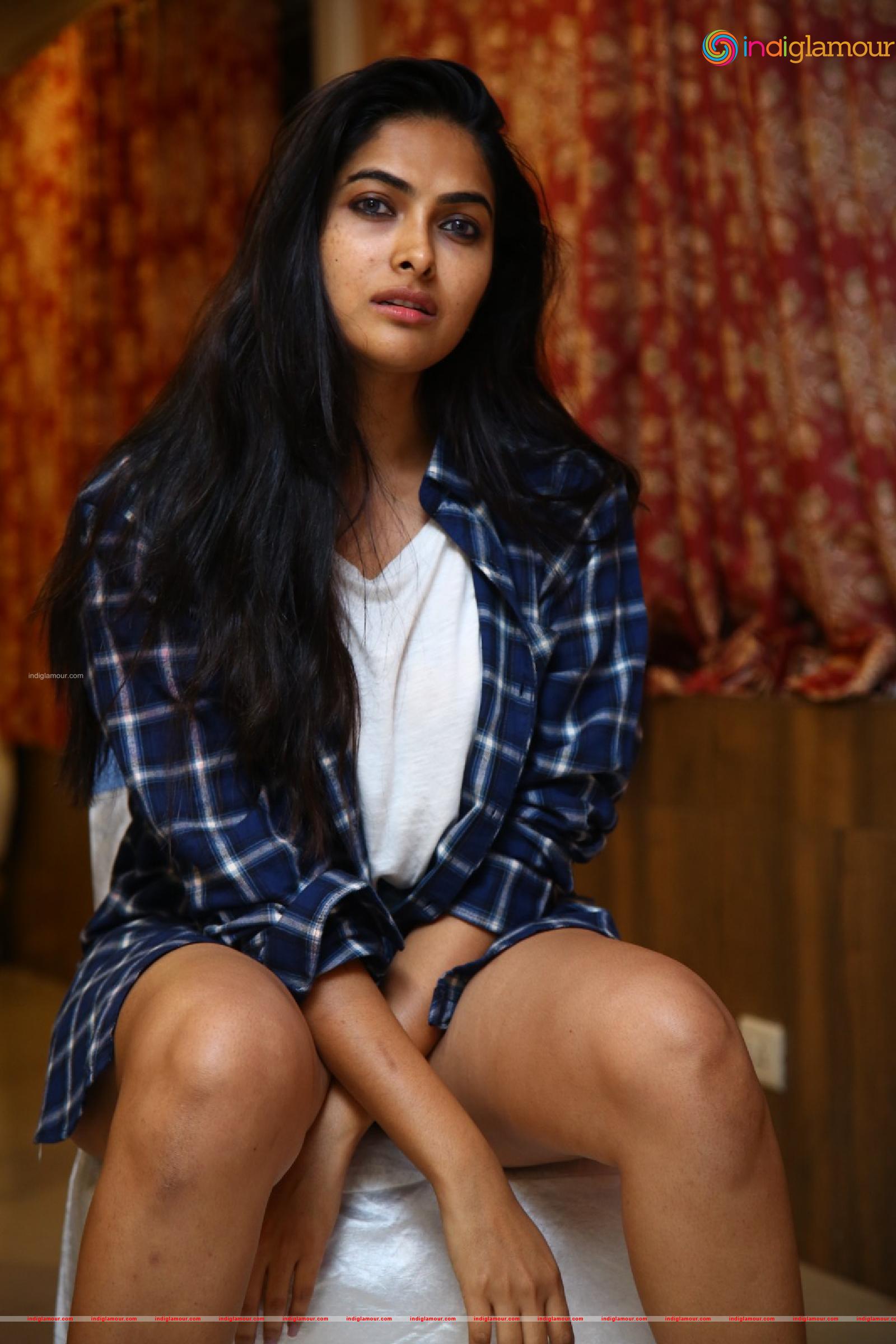 Divi Vadthya Actress hd photo