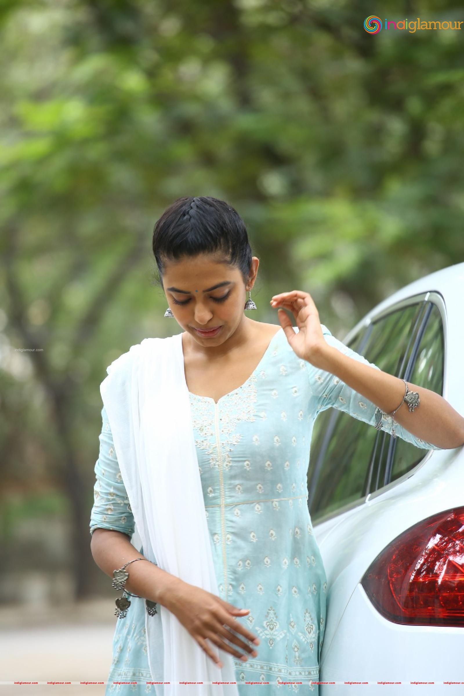 Shivani Rajasekhar Actress hd photo