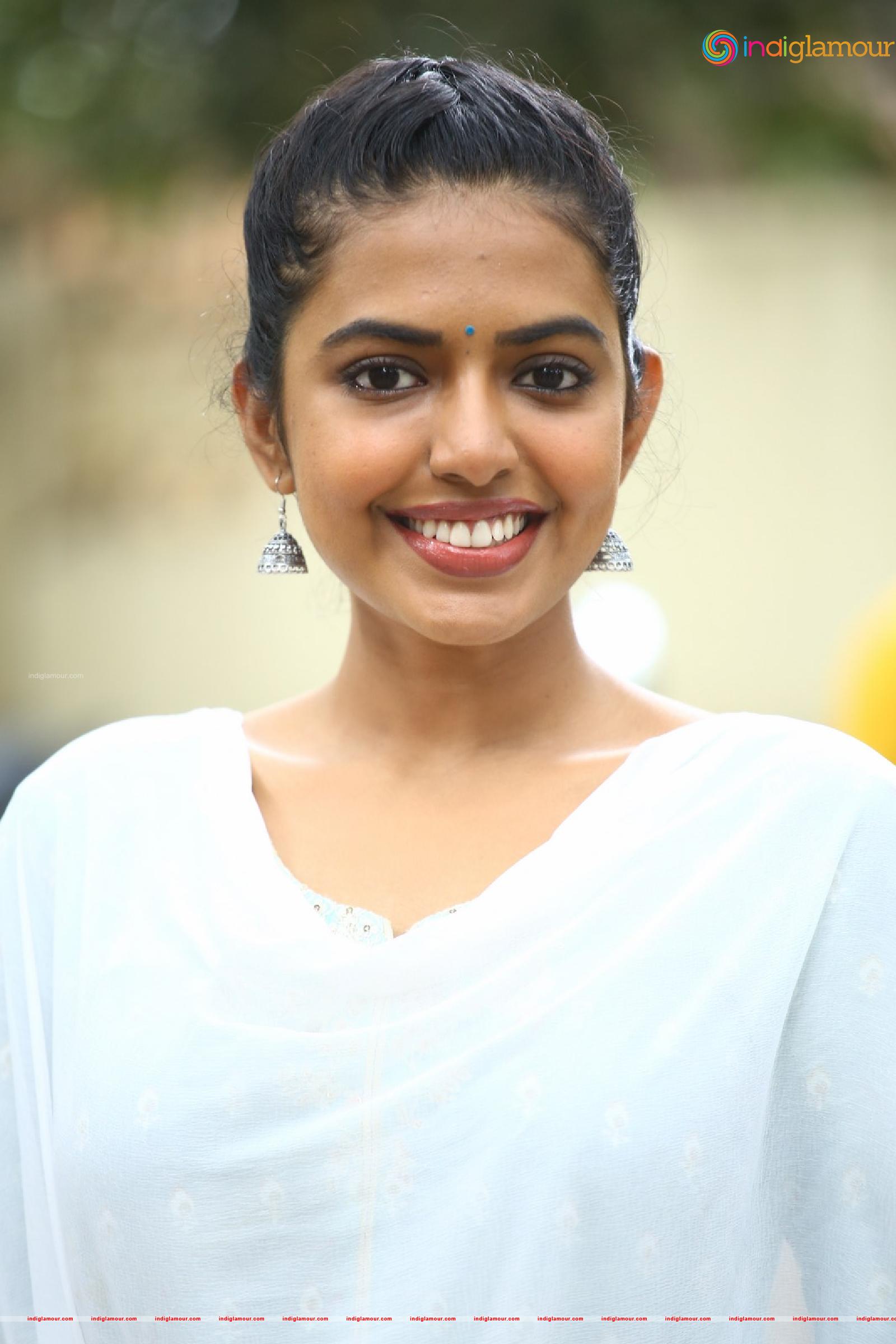 Shivani Rajasekhar Actress hd photo
