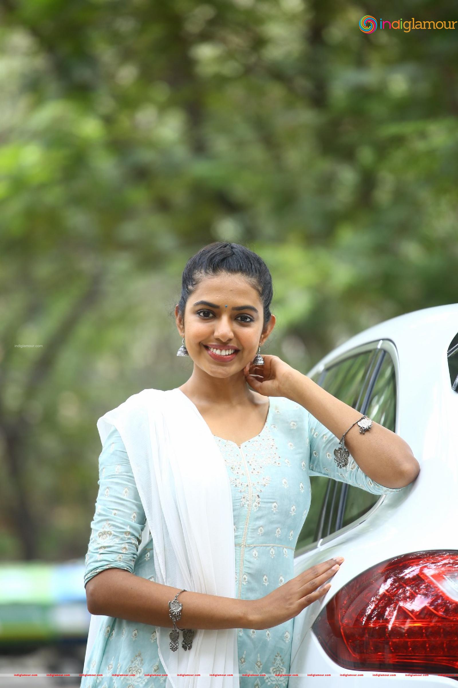 Shivani Rajasekhar Actress hd photo