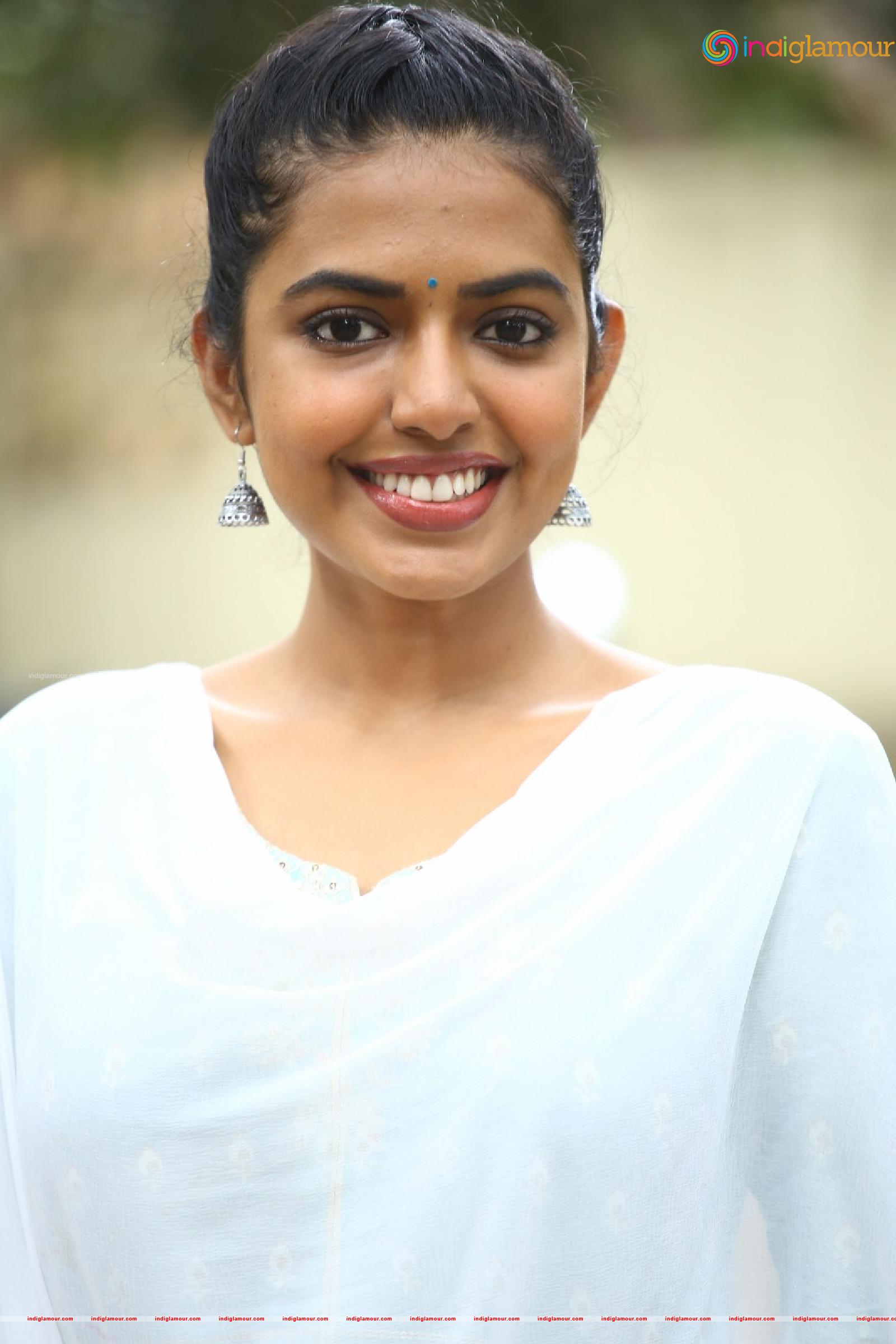 Shivani Rajasekhar Actress hd photo