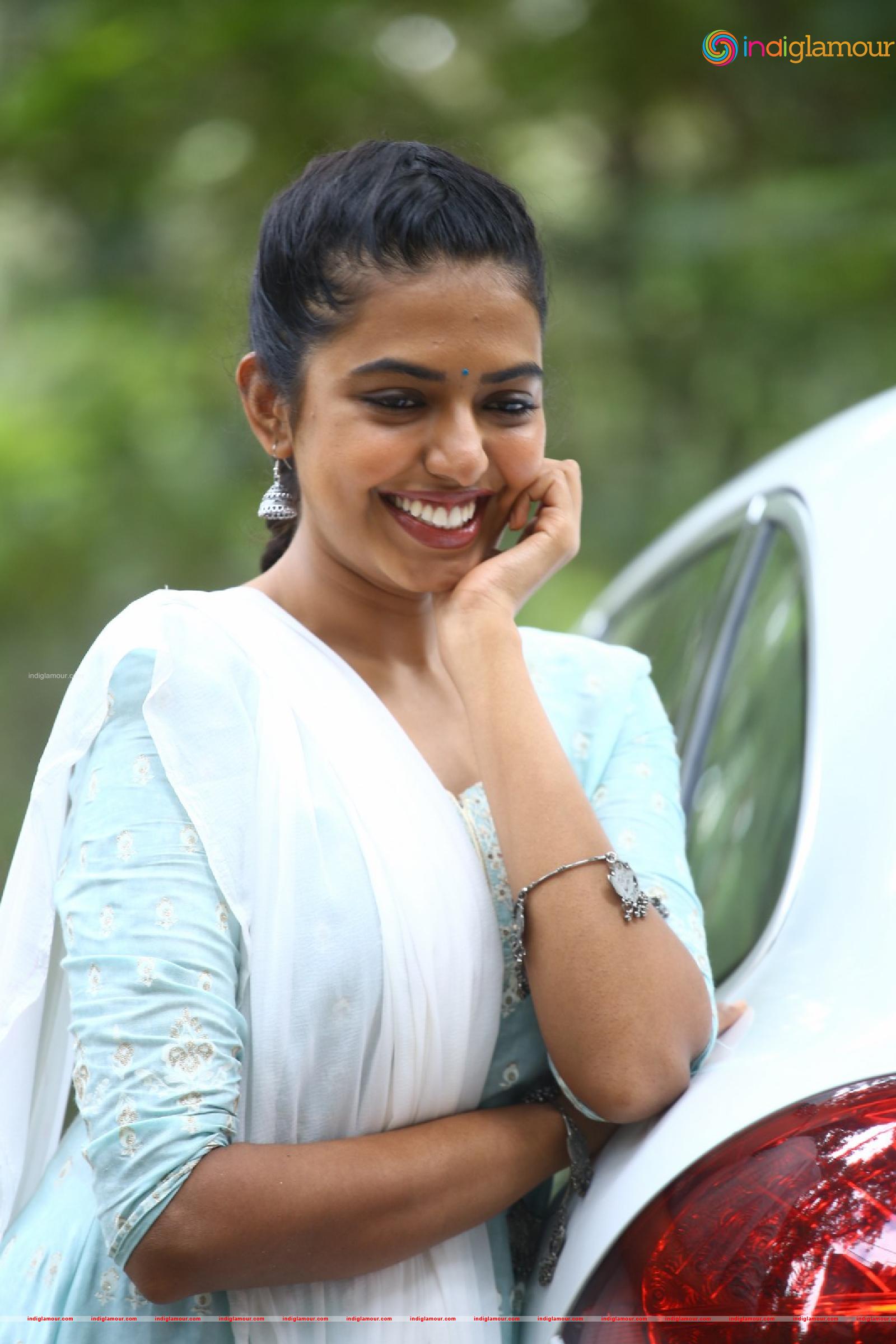 Shivani Rajasekhar Actress hd photo