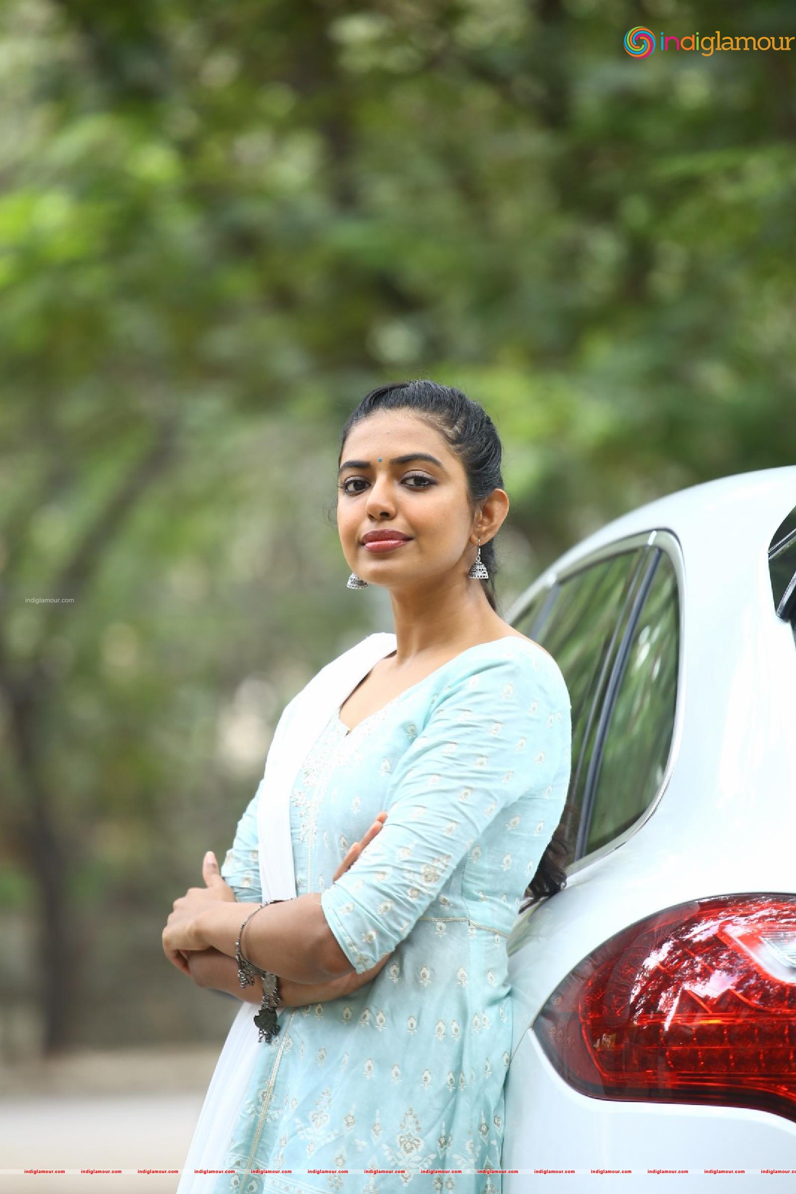Shivani Rajasekhar Actress hd photo