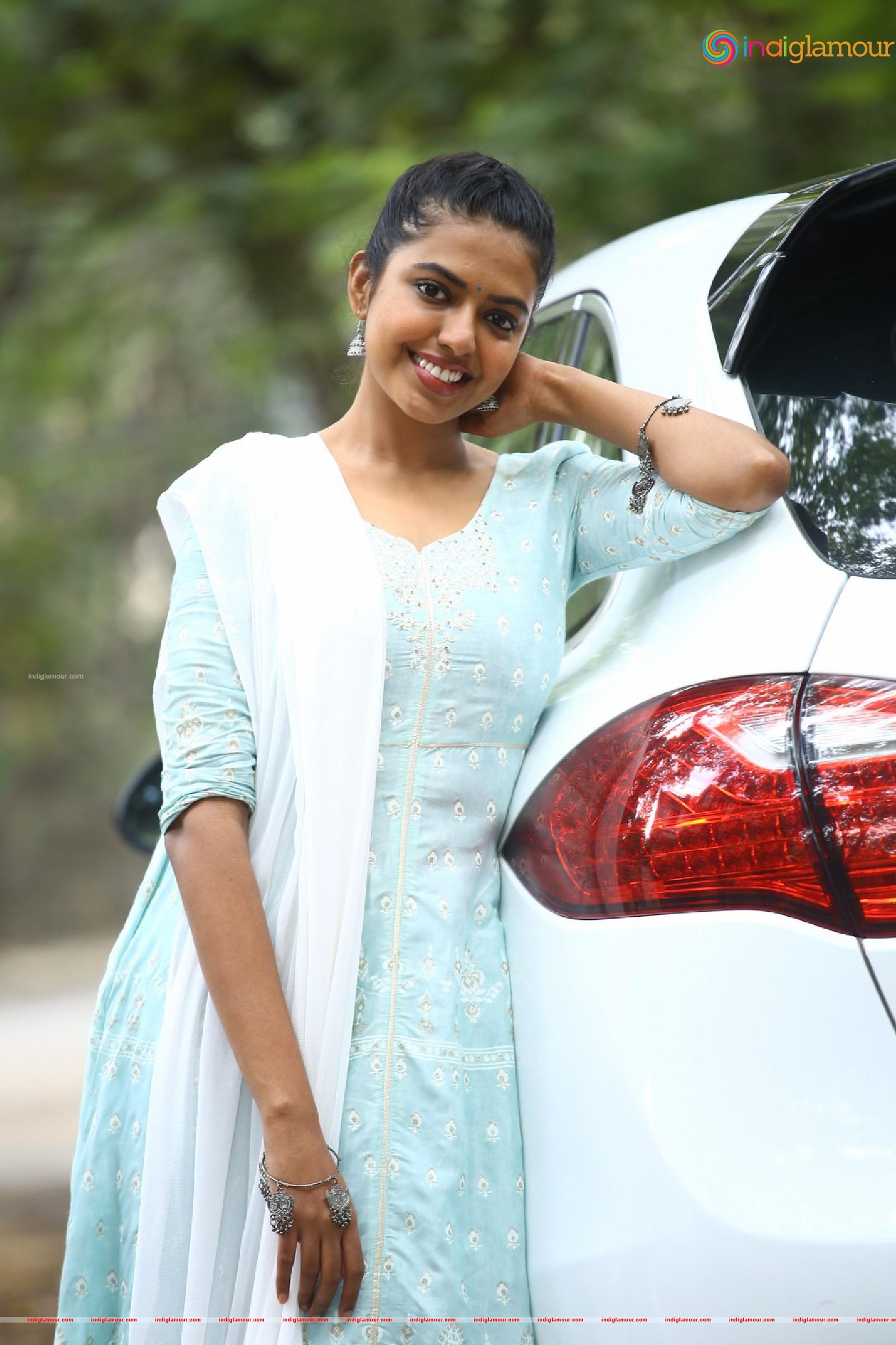 Shivani Rajasekhar Actress hd photo