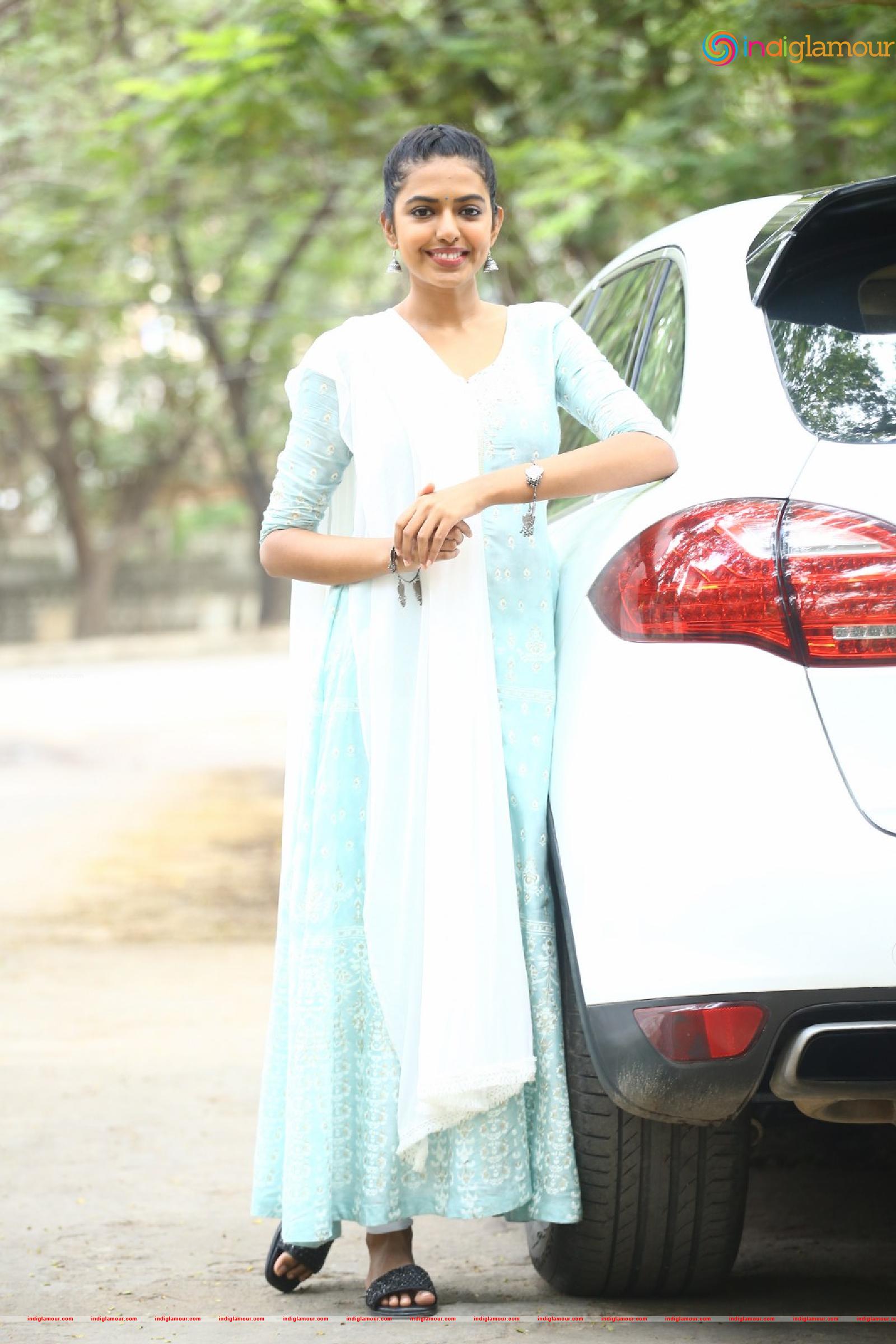 Shivani Rajasekhar Actress hd photo