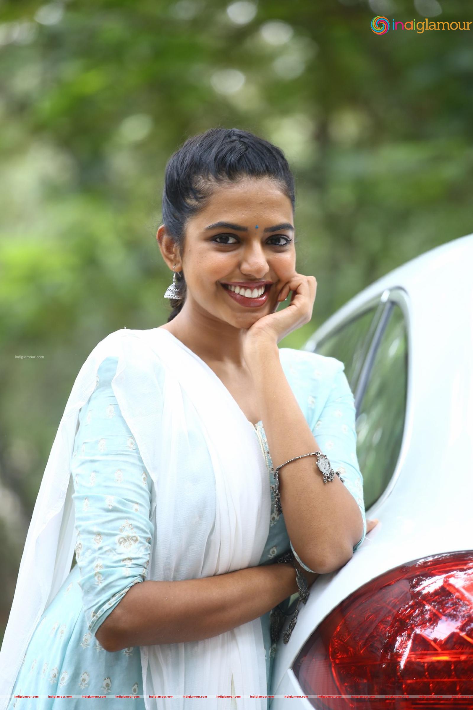 Shivani Rajasekhar Actress hd photo