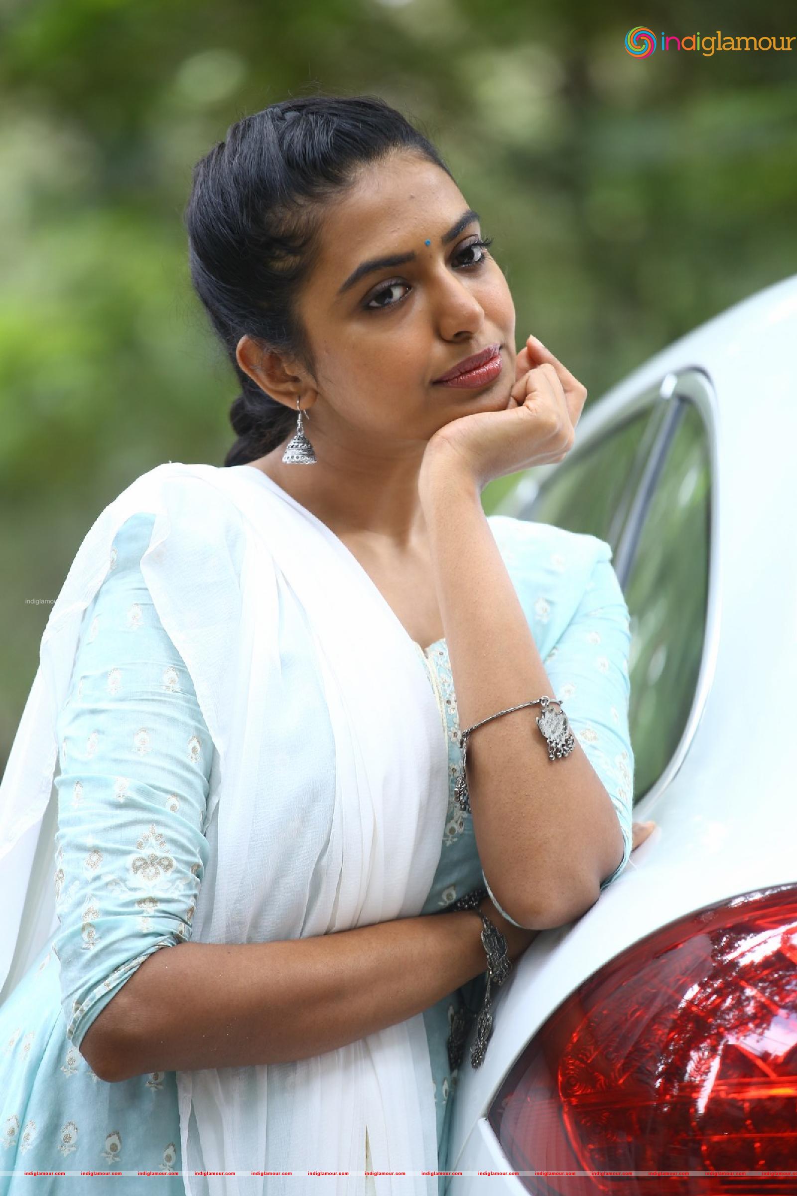 Shivani Rajasekhar Actress hd photo