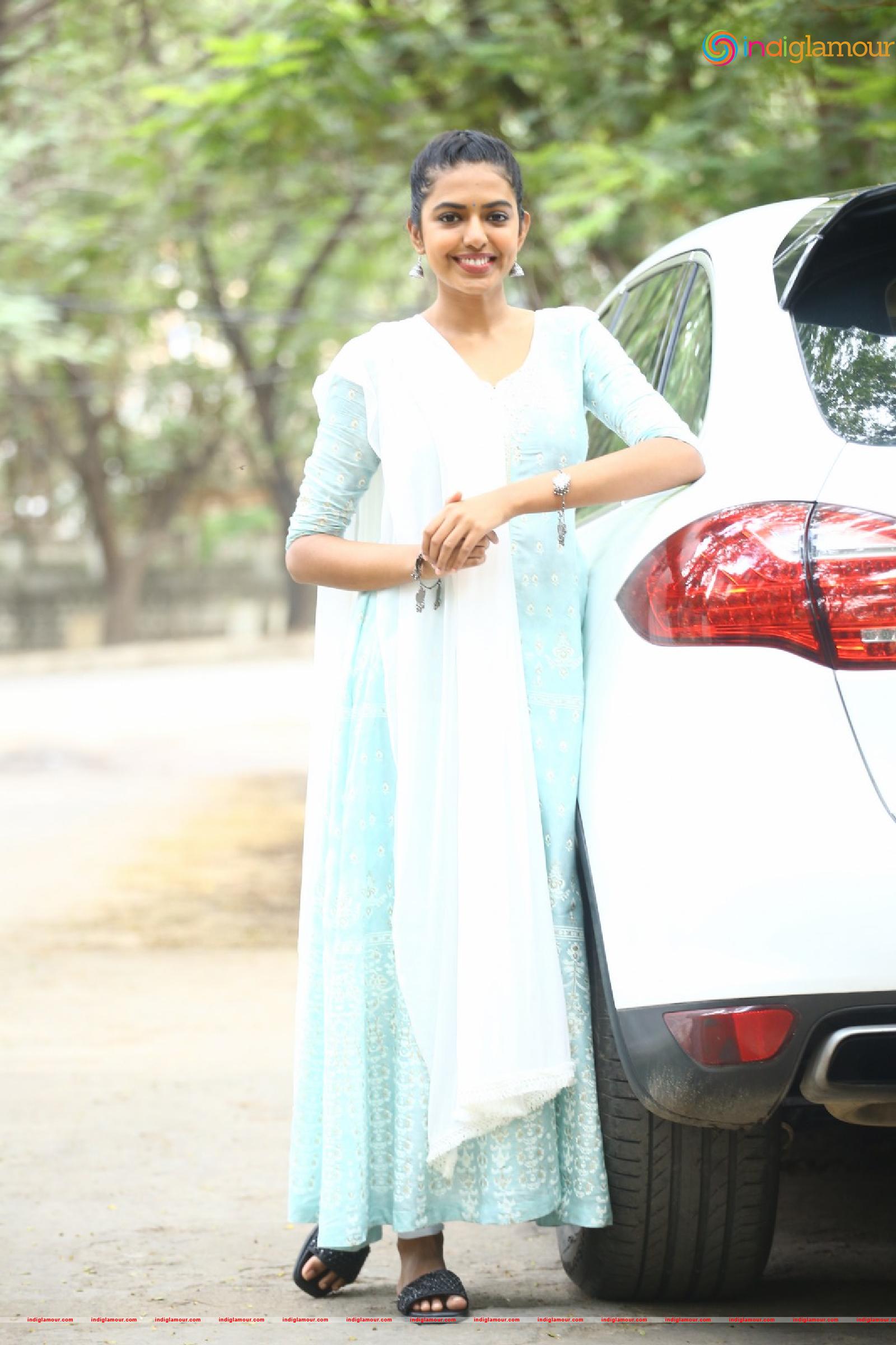 Shivani Rajasekhar Actress hd photo