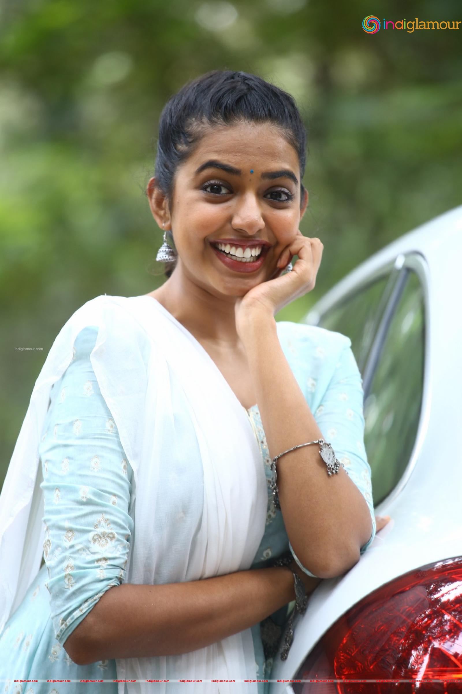 Shivani Rajasekhar Actress hd photo