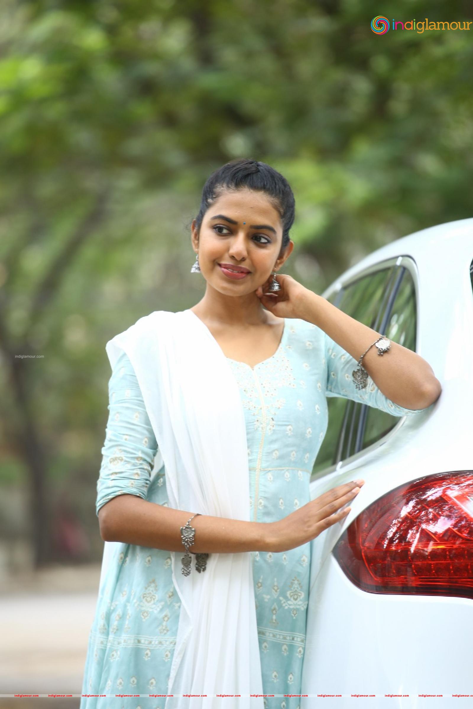 Shivani Rajasekhar Actress hd photo