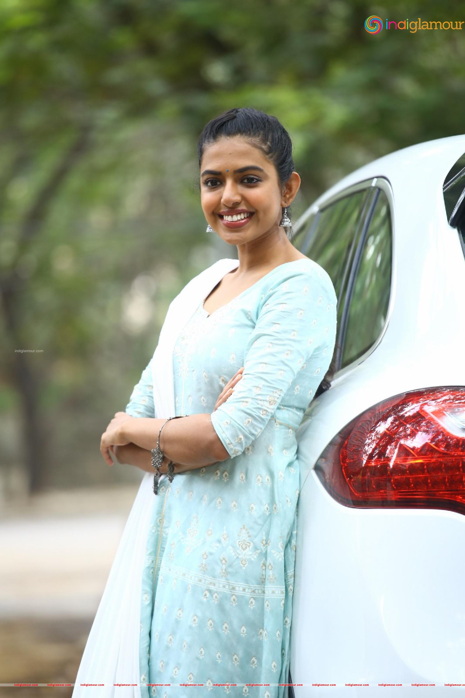 Shivani Rajasekhar Actress hd photo