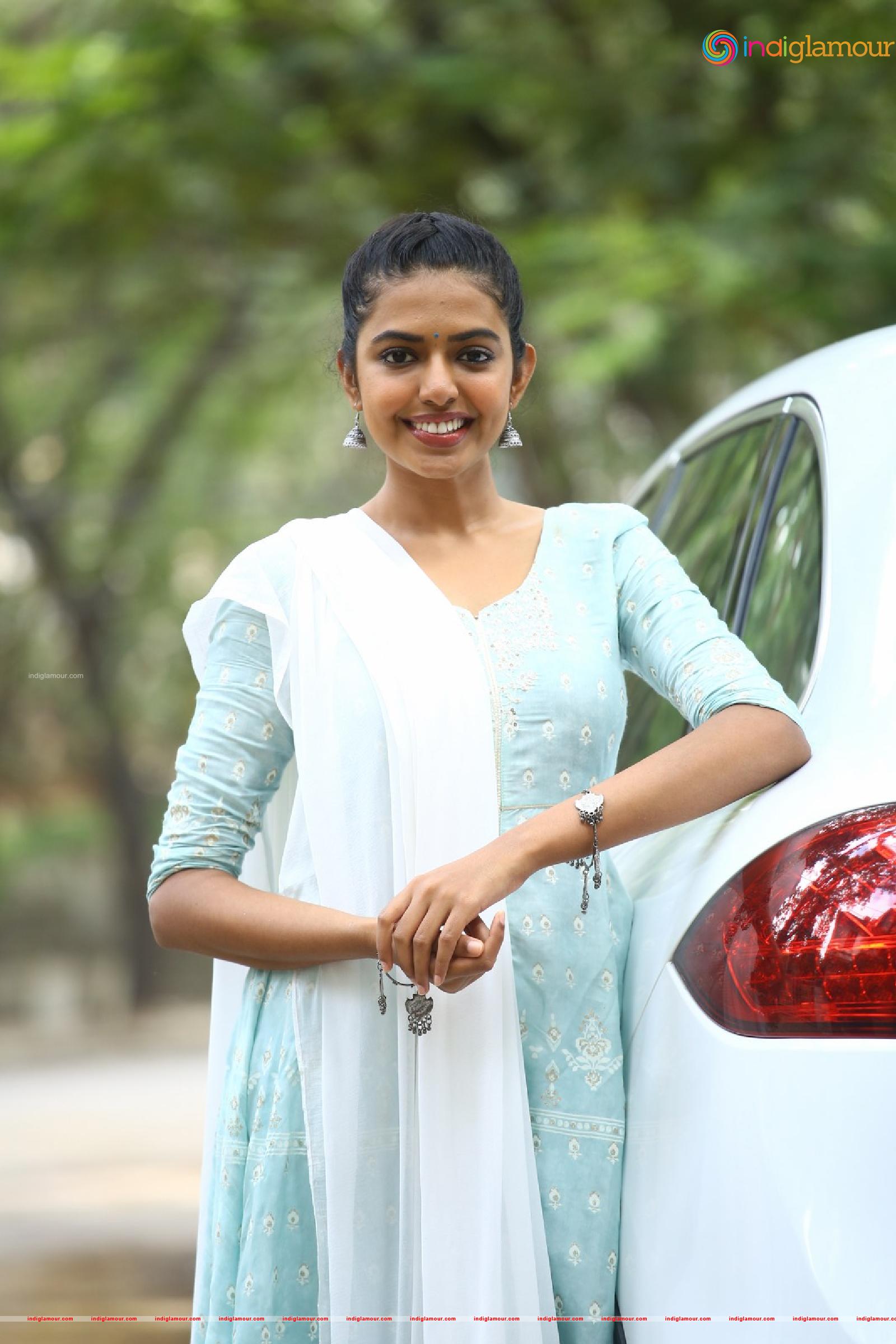 Shivani Rajasekhar Actress hd photo