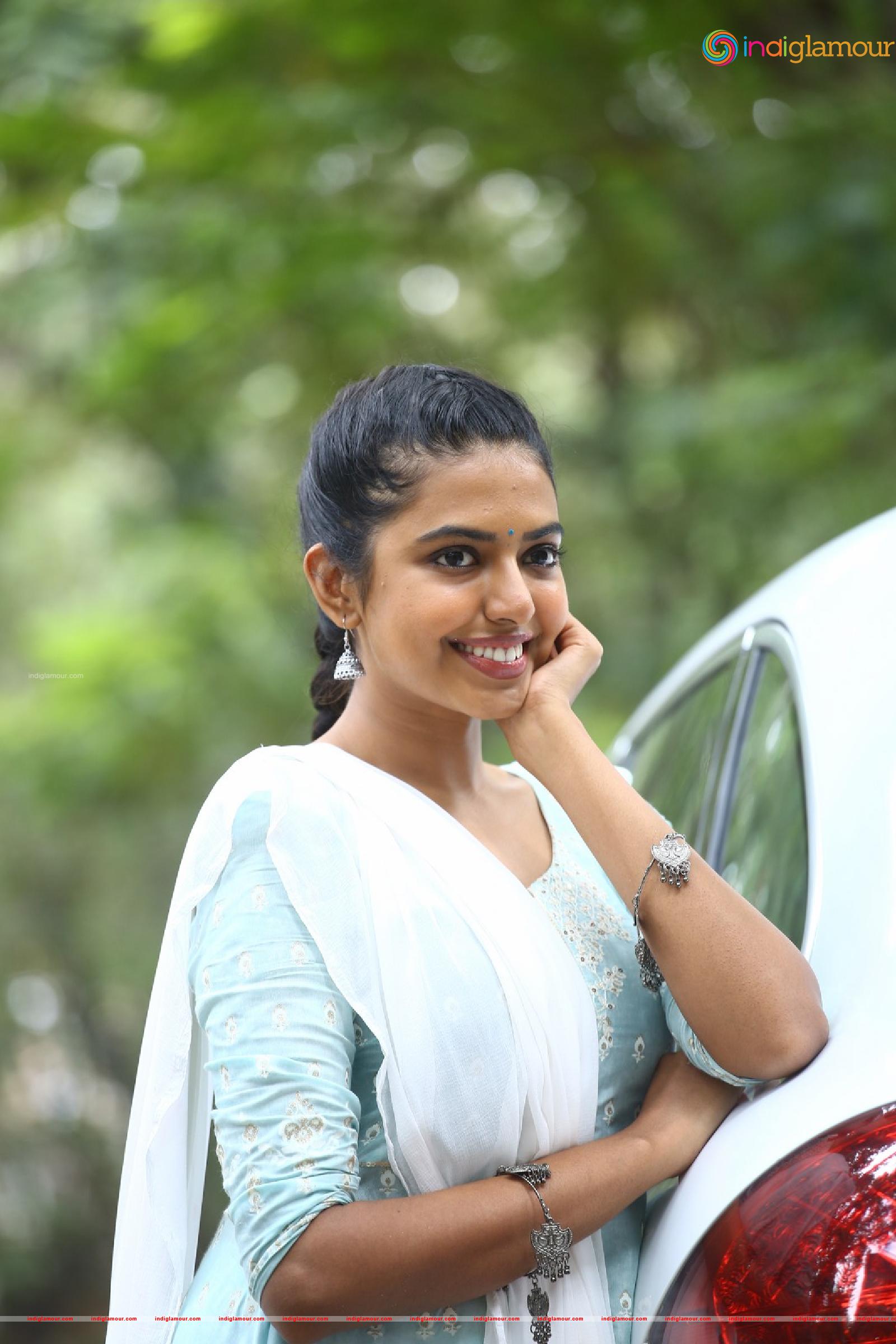Shivani Rajasekhar Actress hd photo