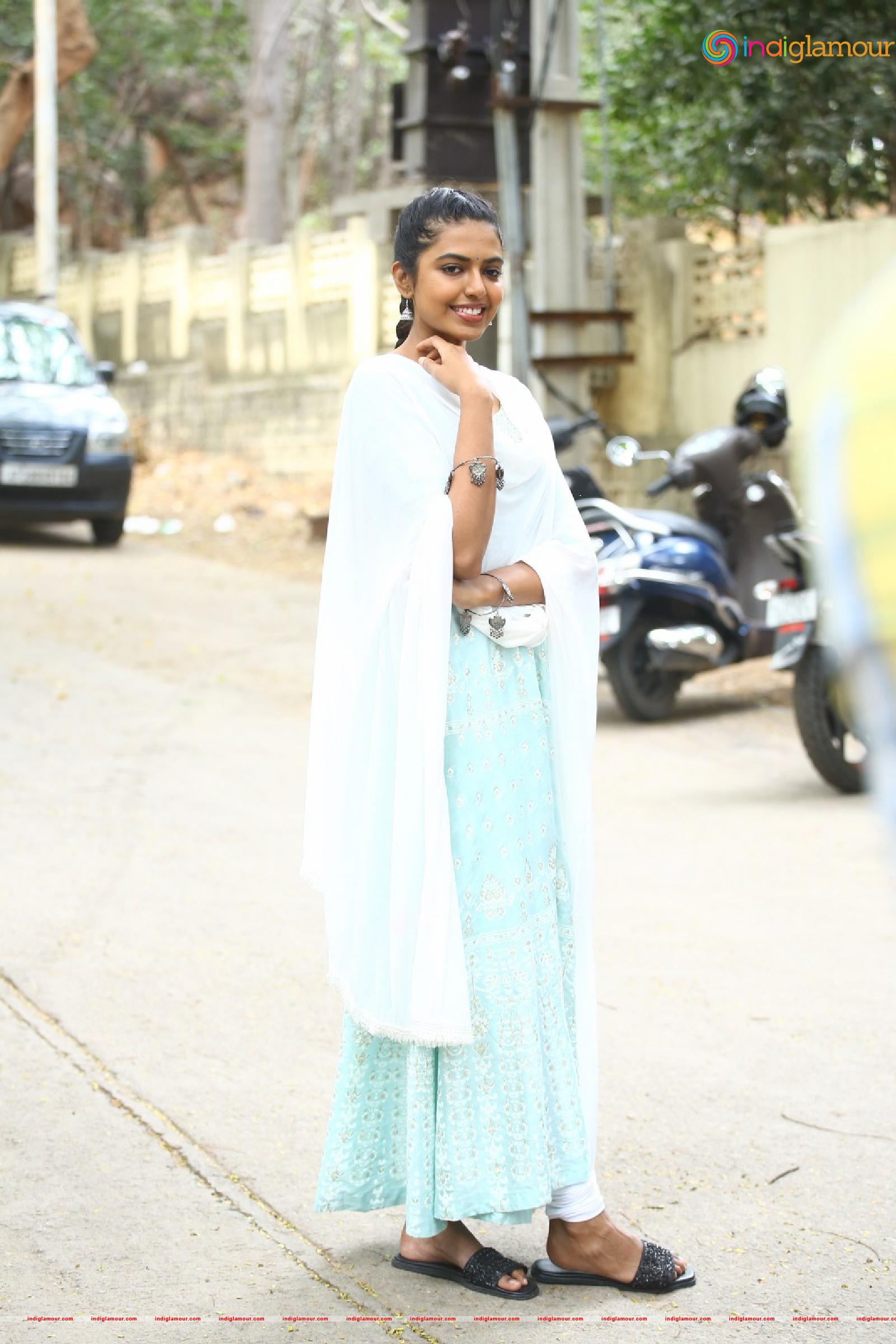 Shivani Rajasekhar Actress hd photo