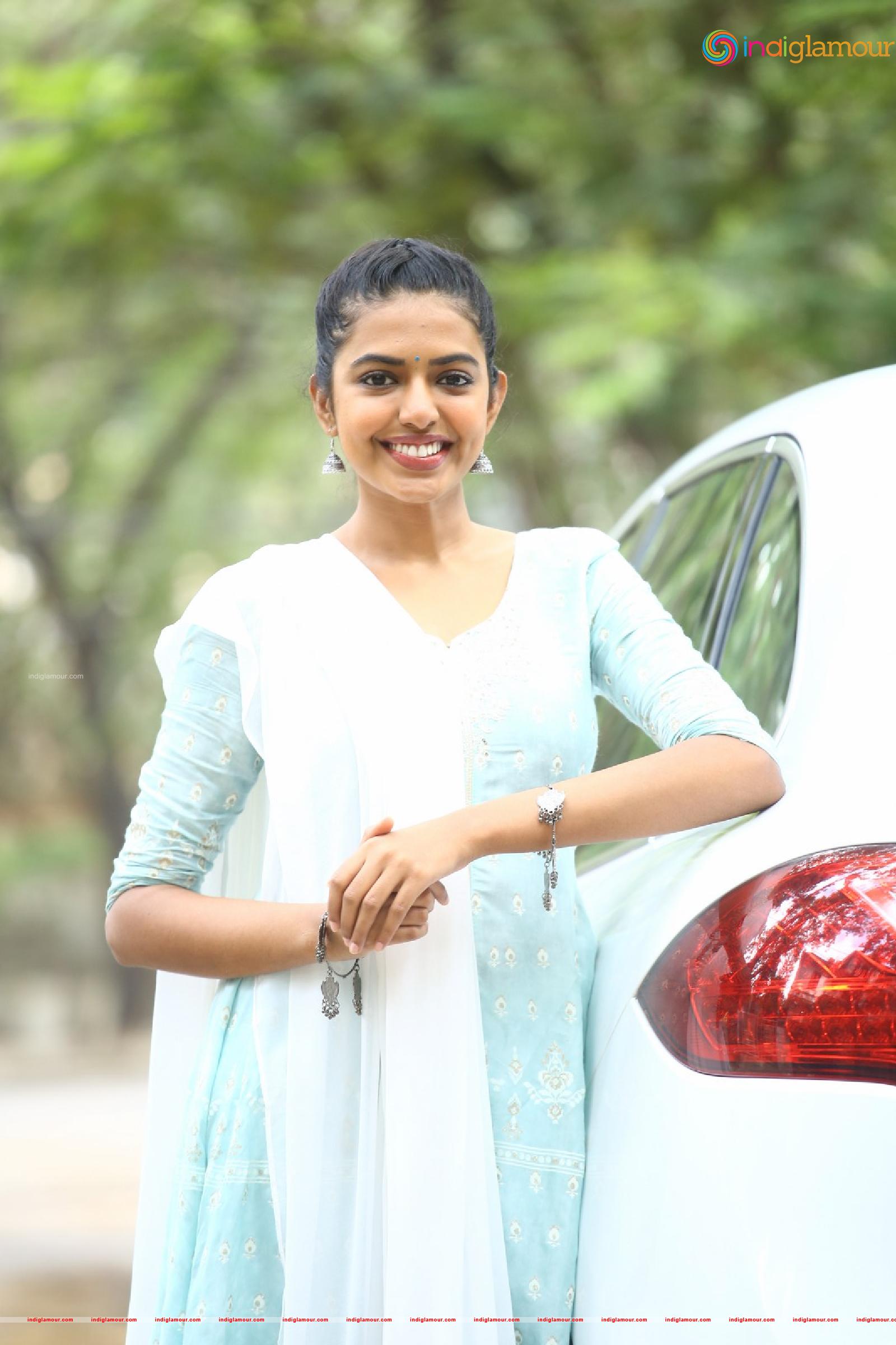 Shivani Rajasekhar Actress hd photo