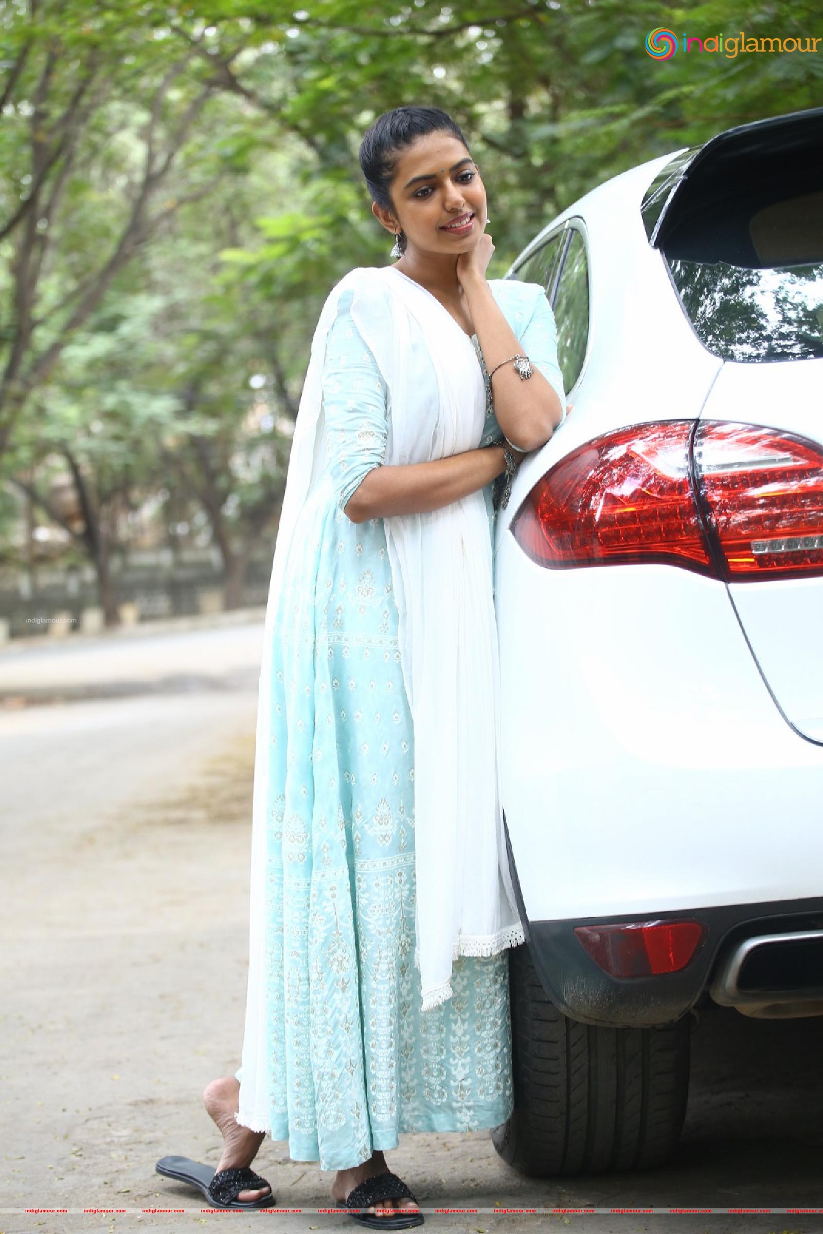 Shivani Rajasekhar Actress hd photo
