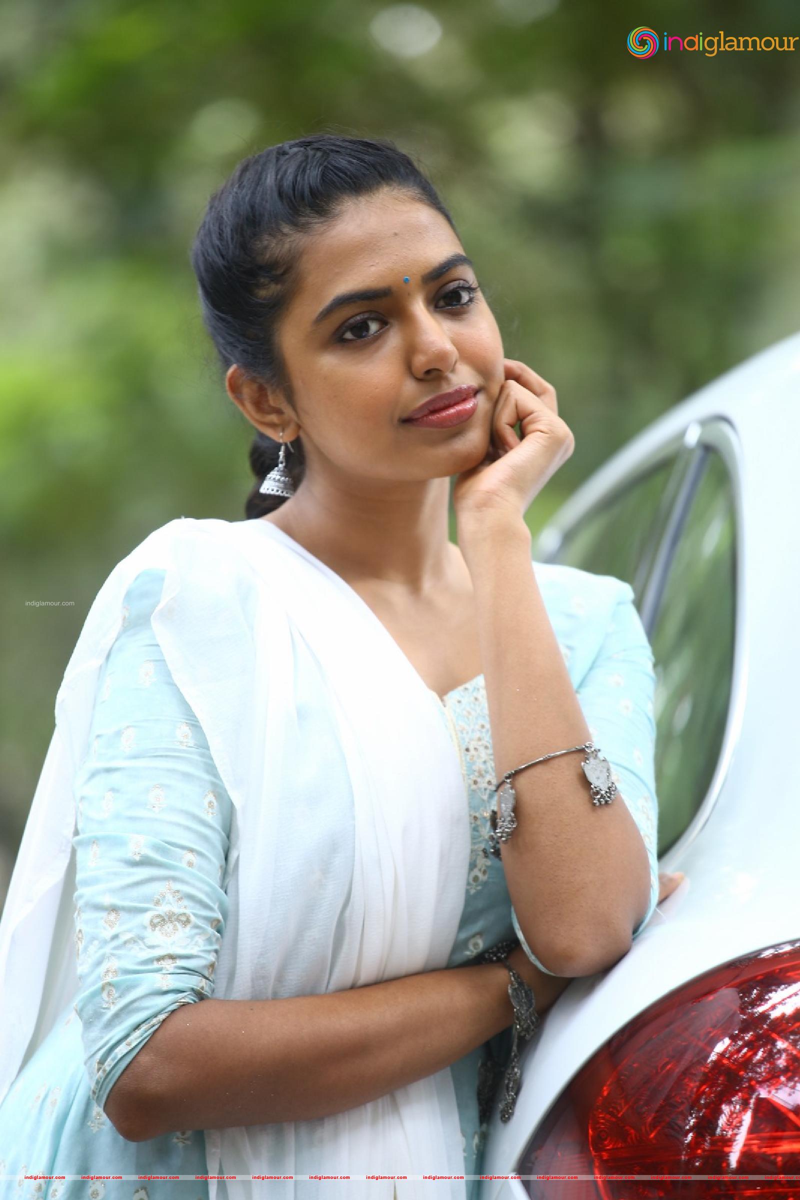 Shivani Rajasekhar Actress hd photo
